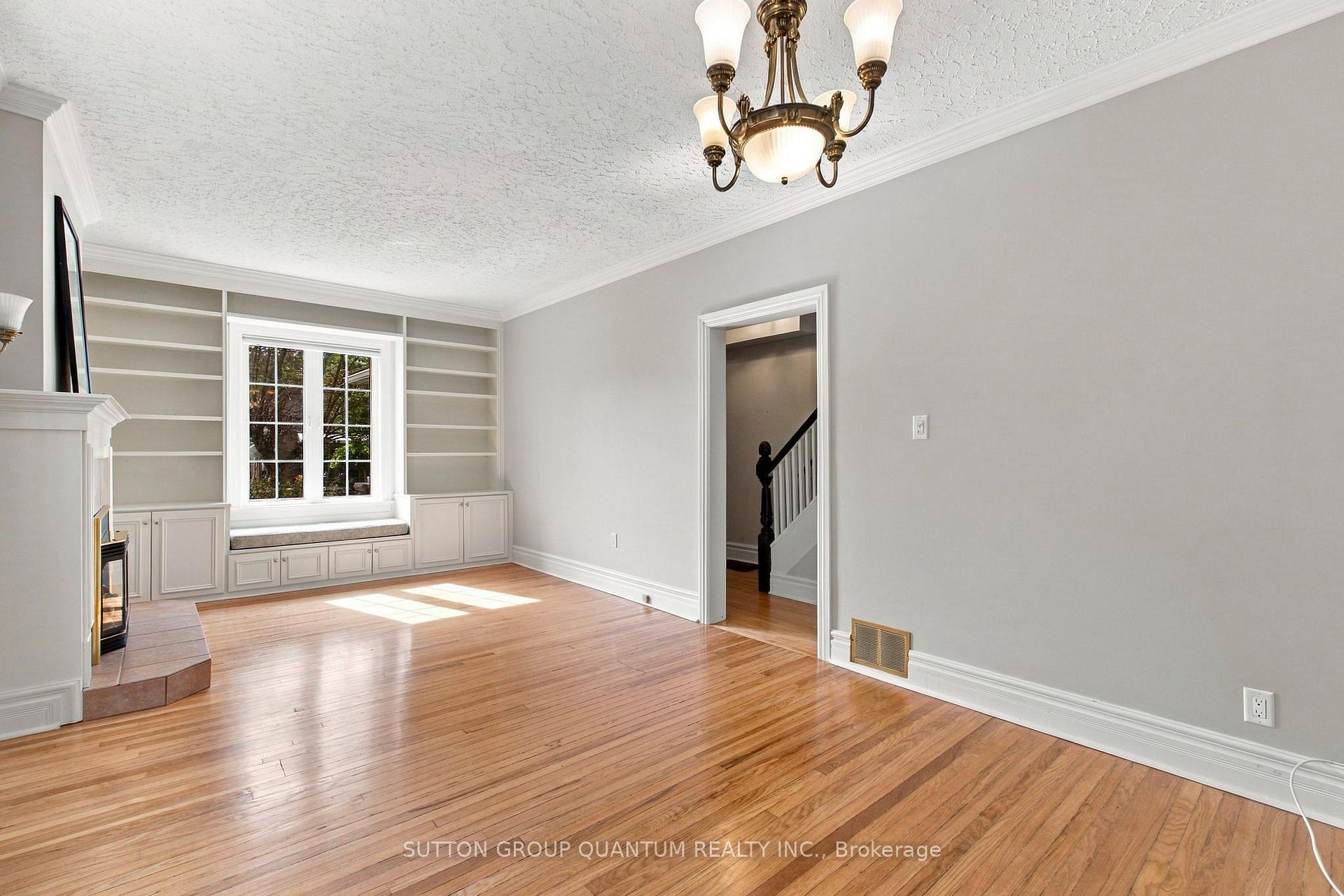 Photo 8 of 18 Albani Street, Etobicoke, Mimico — HOMEH