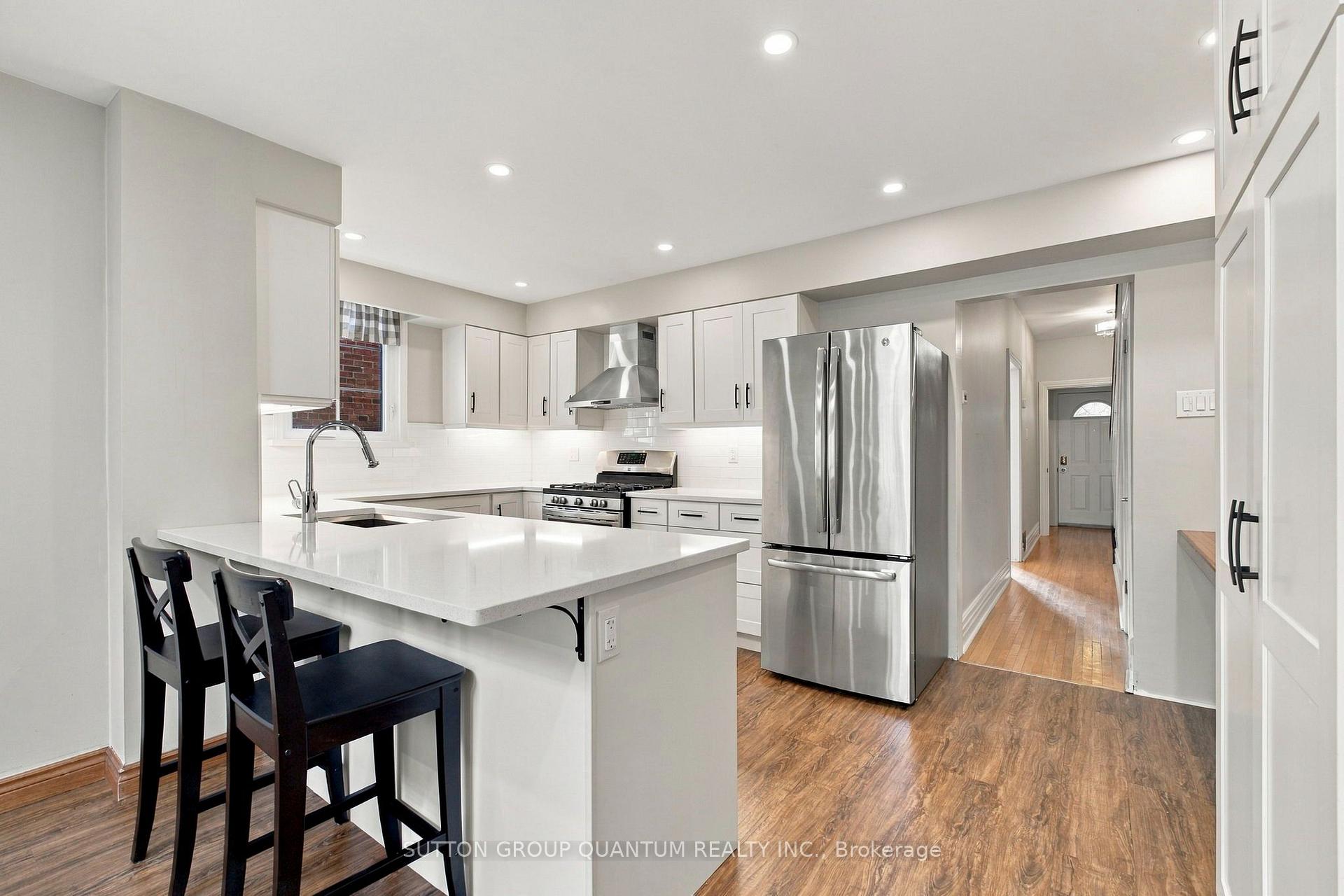 Photo 10 of 18 Albani Street, Etobicoke, Mimico — HOMEH