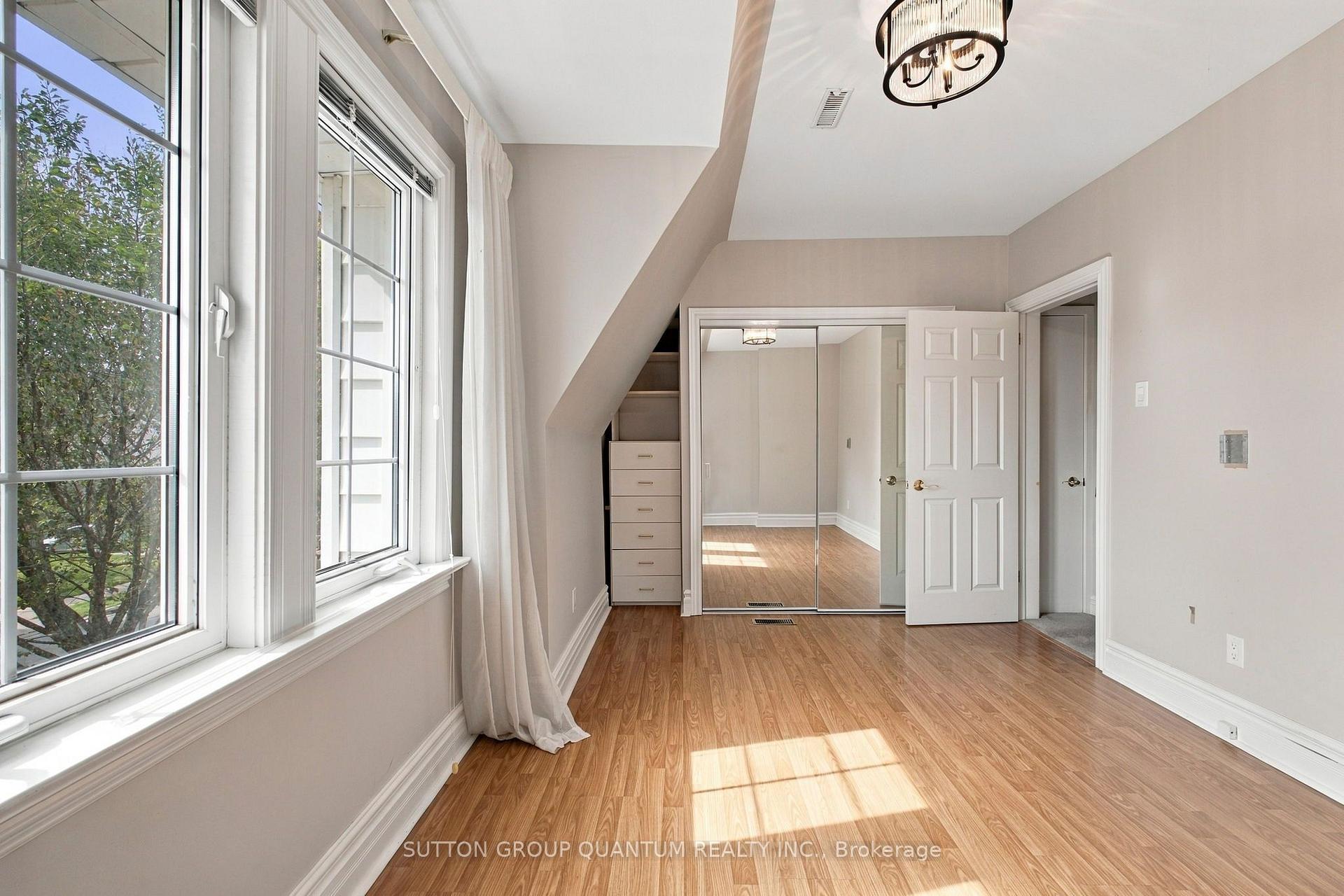 Photo 19 of 18 Albani Street, Etobicoke, Mimico — HOMEH