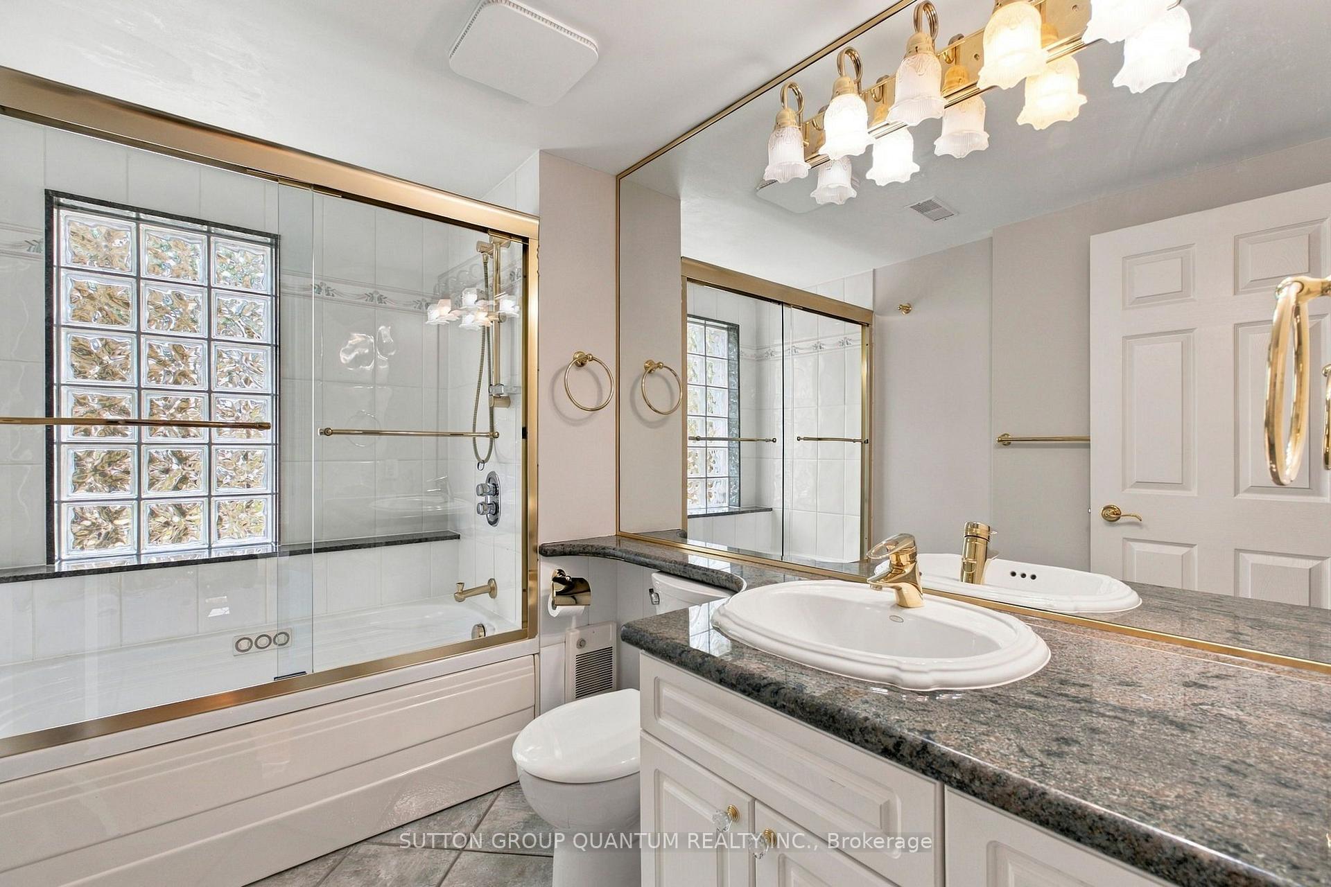 Photo 23 of 18 Albani Street, Etobicoke, Mimico — HOMEH