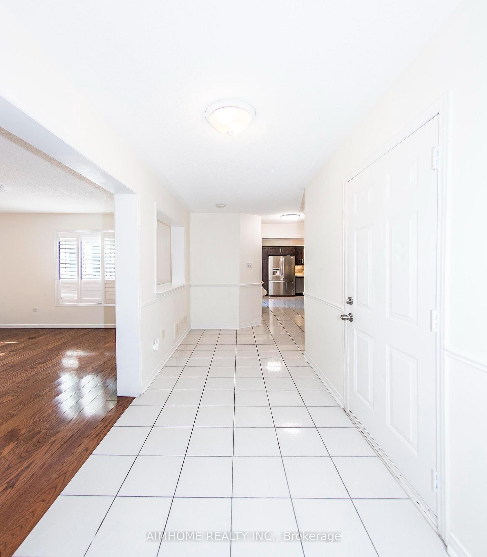 Photo 2 of 1122 Glen Valley Road, Oakville, West Oak Trails — HOMEH