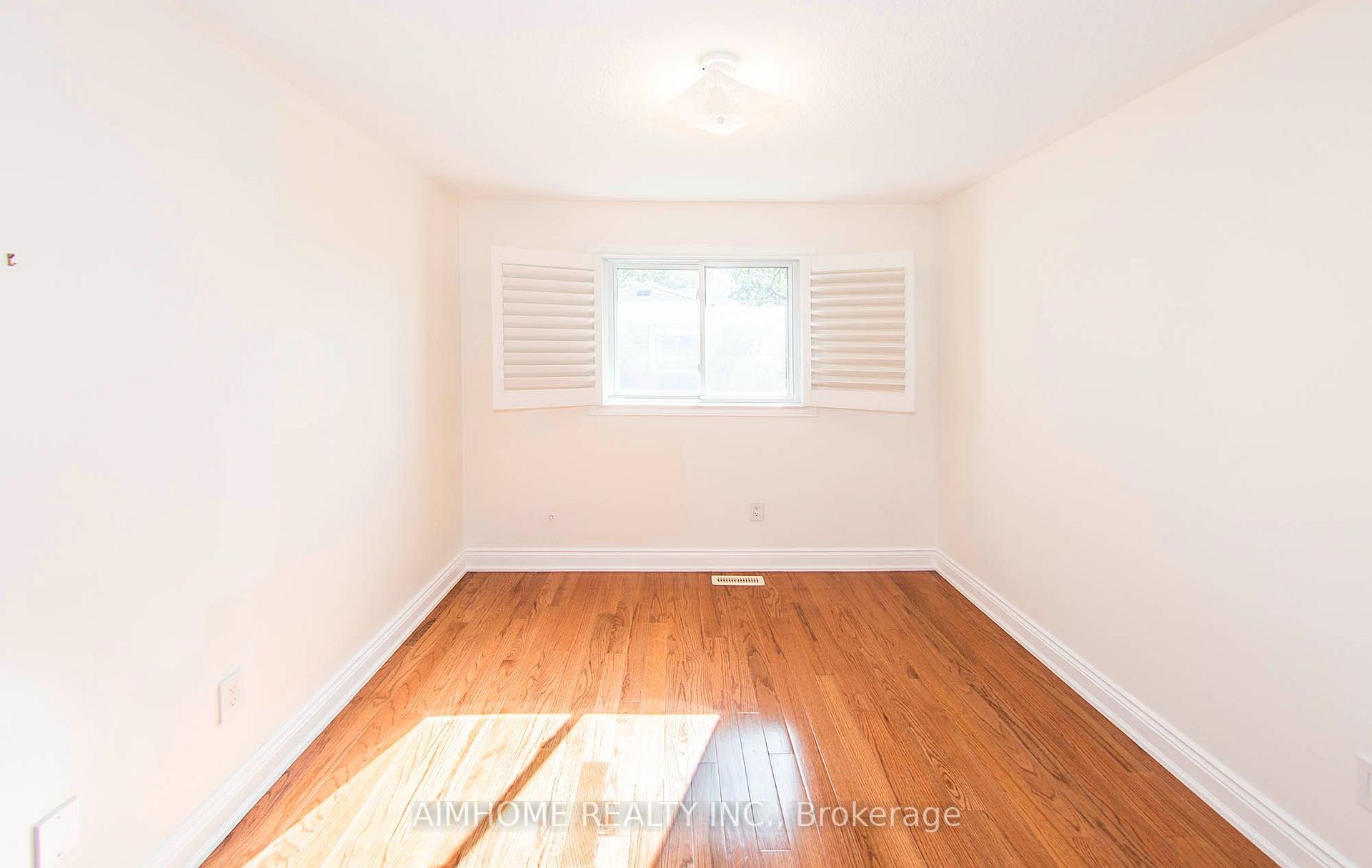Photo 20 of 1122 Glen Valley Road, Oakville, West Oak Trails — HOMEH