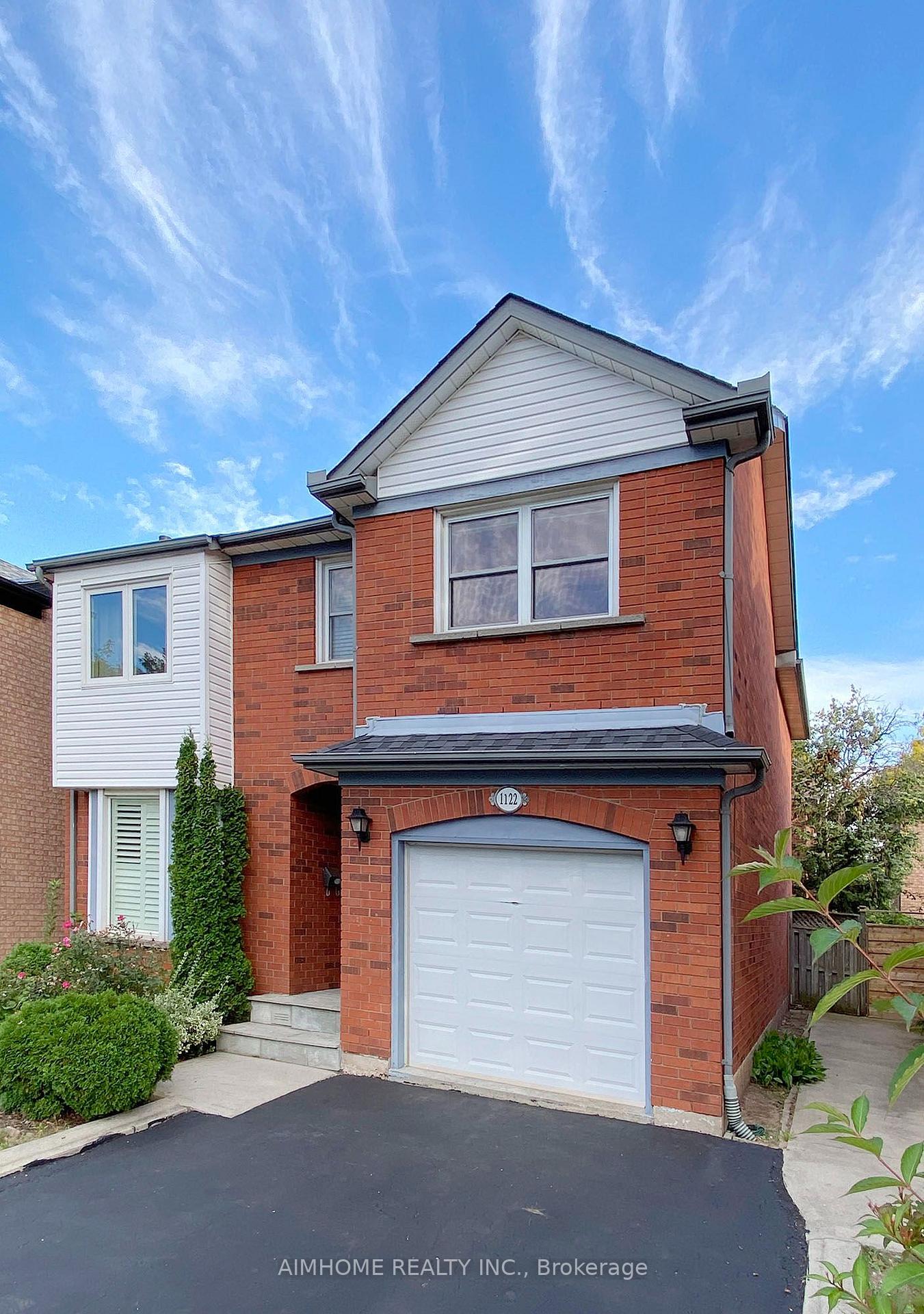 Photo 5 of 1122 Glen Valley Road, Oakville, West Oak Trails — HOMEH