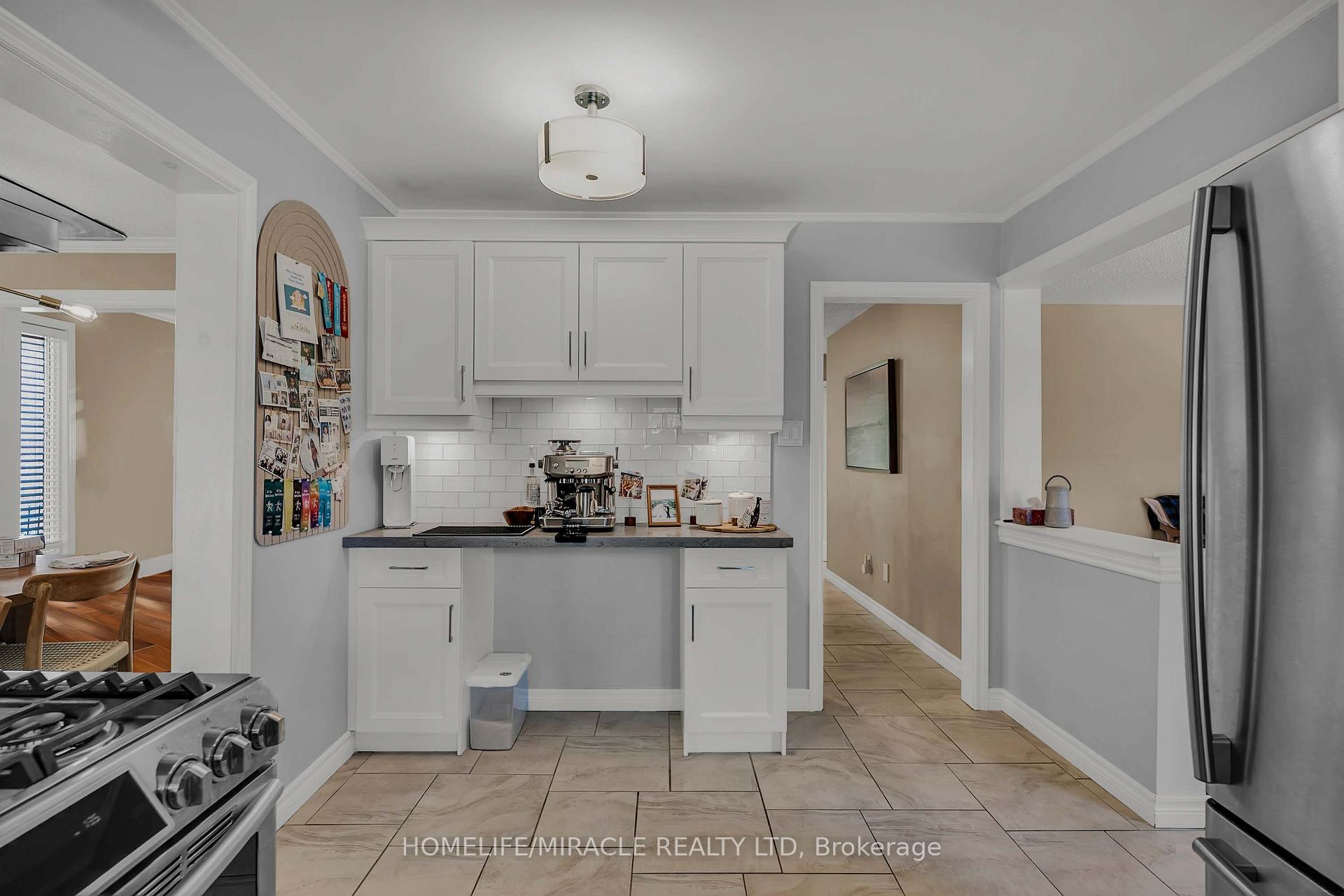 Photo 13 of 9 Iris Crescent, Brampton, Snelgrove — HOMEH