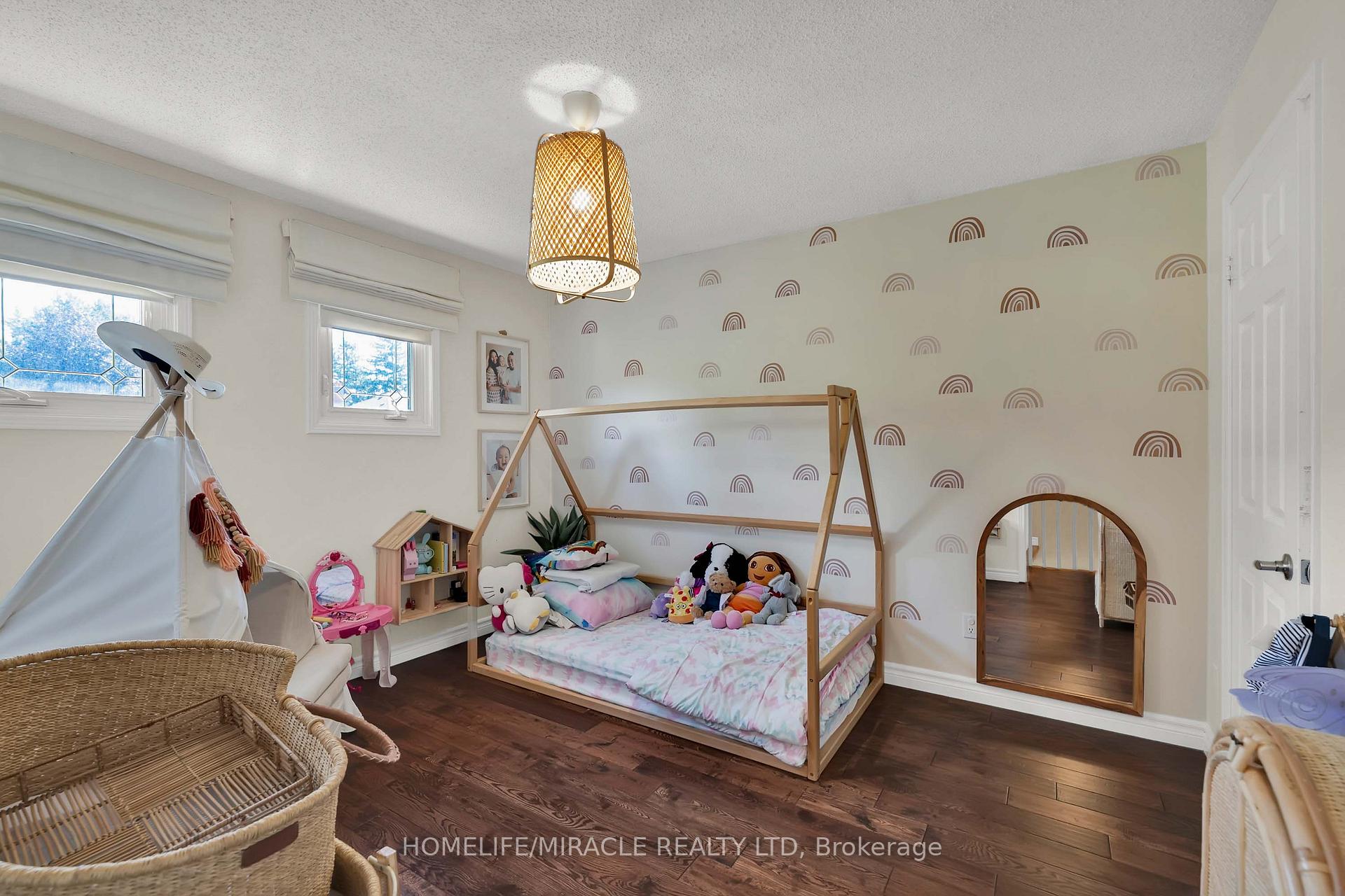 Photo 24 of 9 Iris Crescent, Brampton, Snelgrove — HOMEH