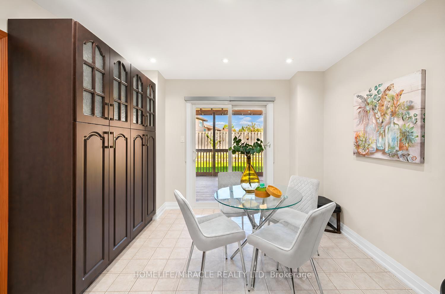 Photo 14 of 8 Loire Court, Etobicoke, West Humber-Clairville — HOMEH