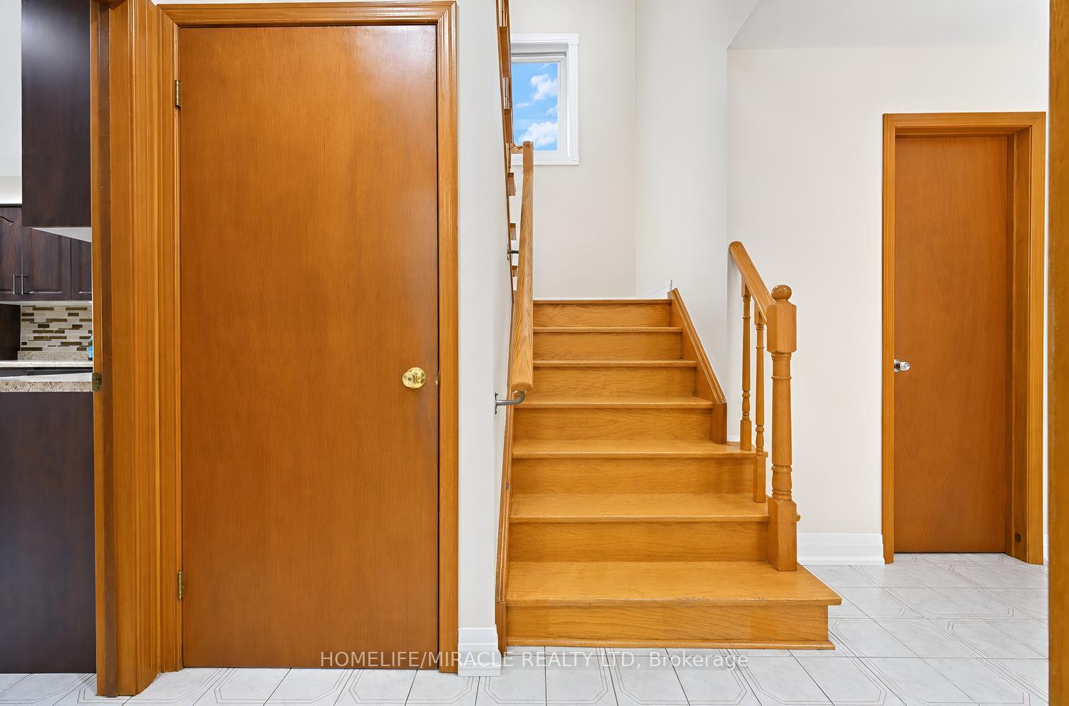 Photo 20 of 8 Loire Court, Etobicoke, West Humber-Clairville — HOMEH