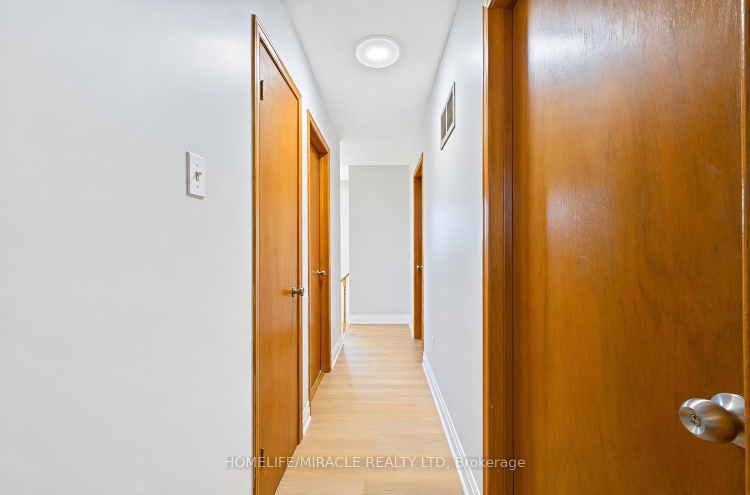 Photo 22 of 8 Loire Court, Etobicoke, West Humber-Clairville — HOMEH