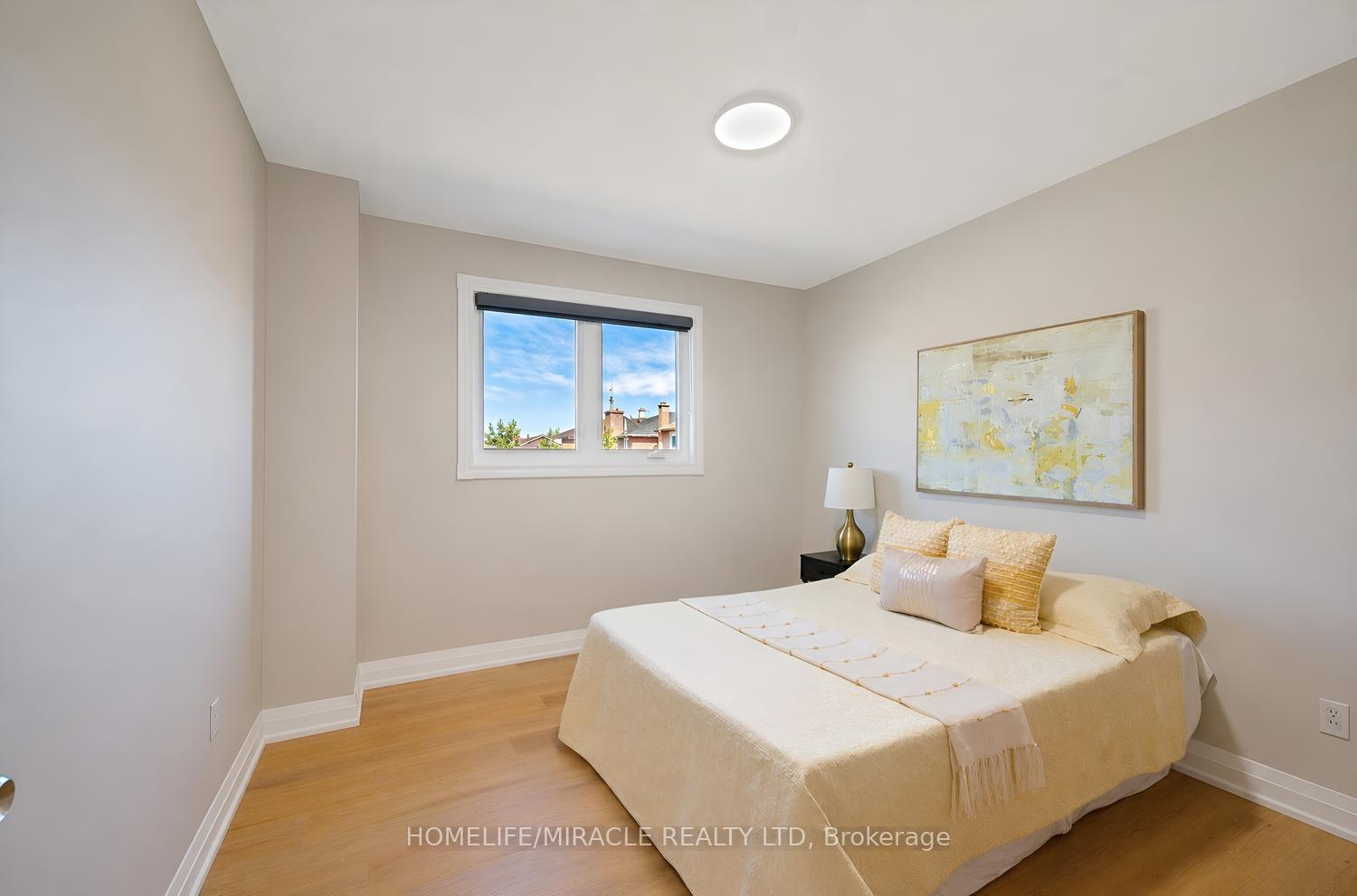 Photo 32 of 8 Loire Court, Etobicoke, West Humber-Clairville — HOMEH