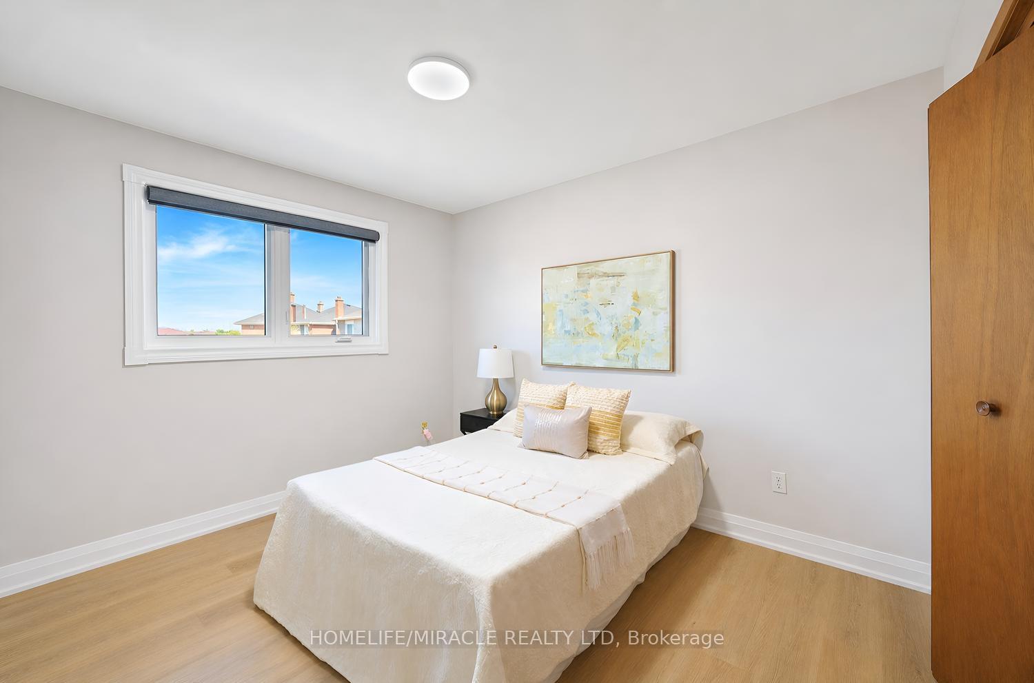 Photo 34 of 8 Loire Court, Etobicoke, West Humber-Clairville — HOMEH
