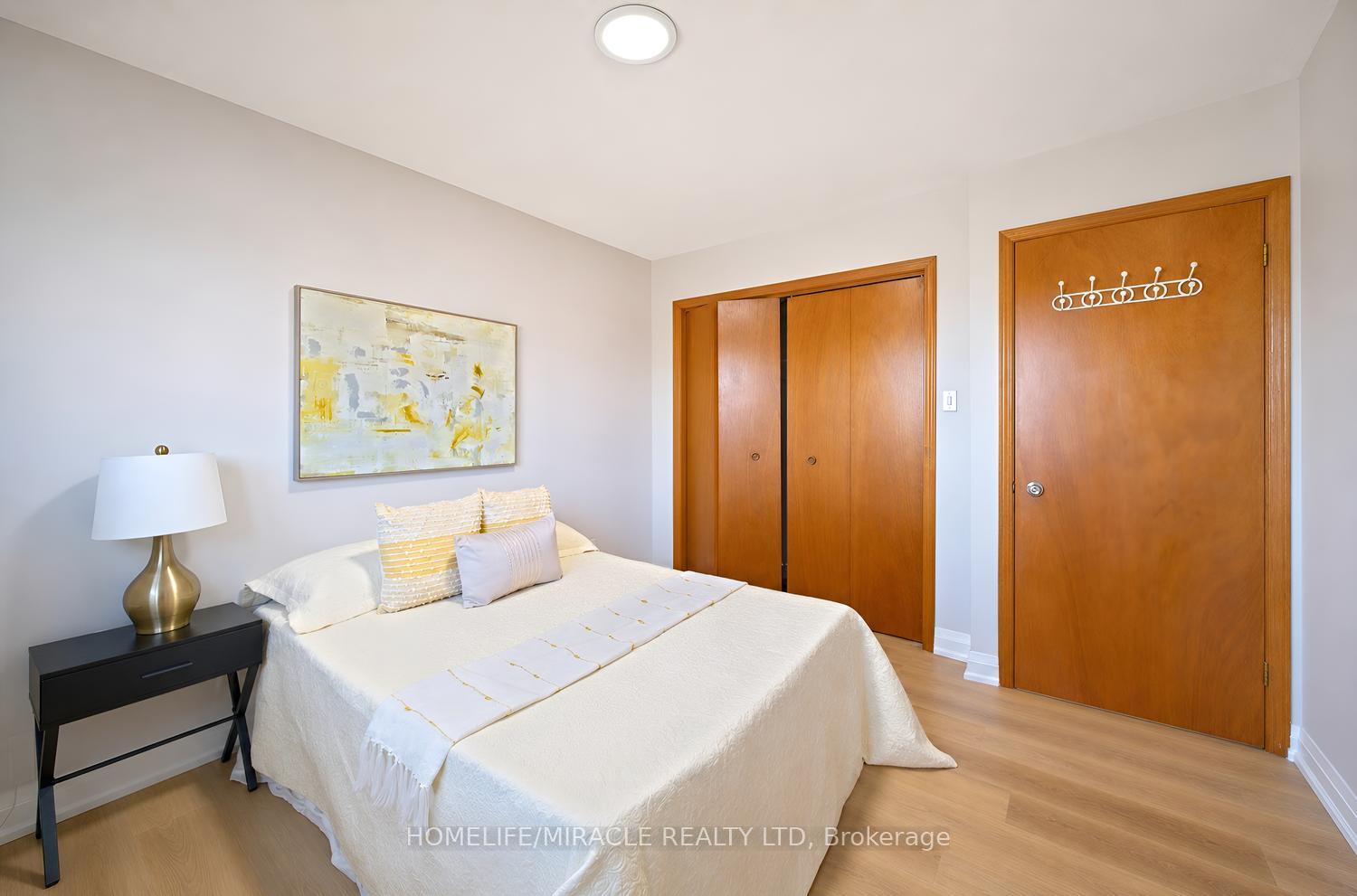 Photo 35 of 8 Loire Court, Etobicoke, West Humber-Clairville — HOMEH