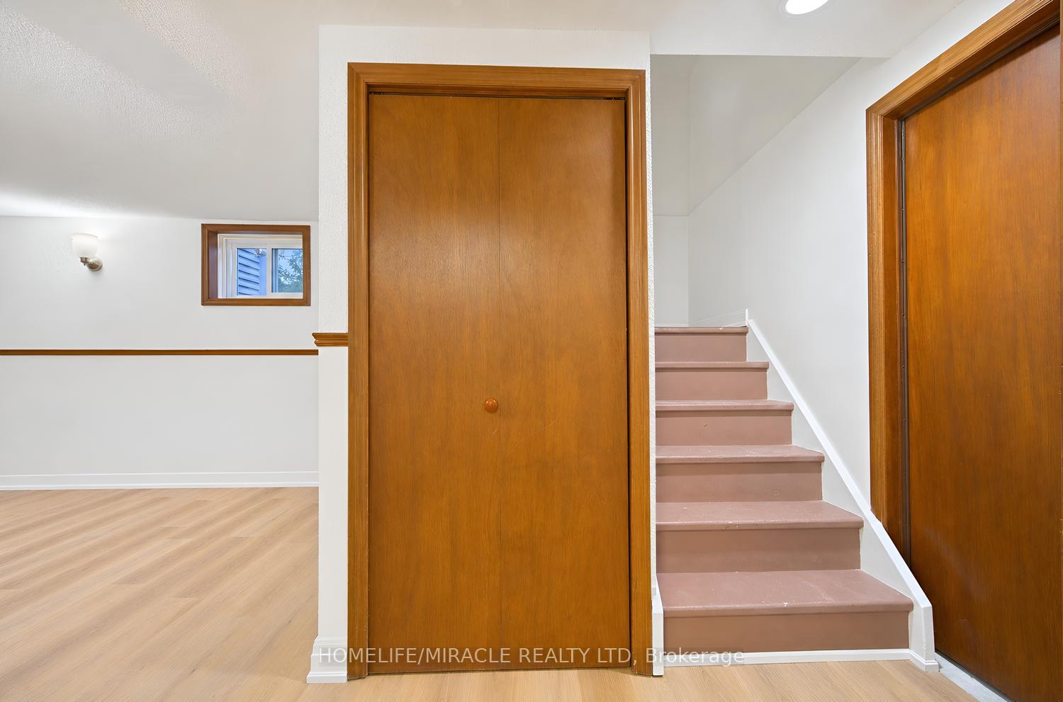 Photo 38 of 8 Loire Court, Etobicoke, West Humber-Clairville — HOMEH