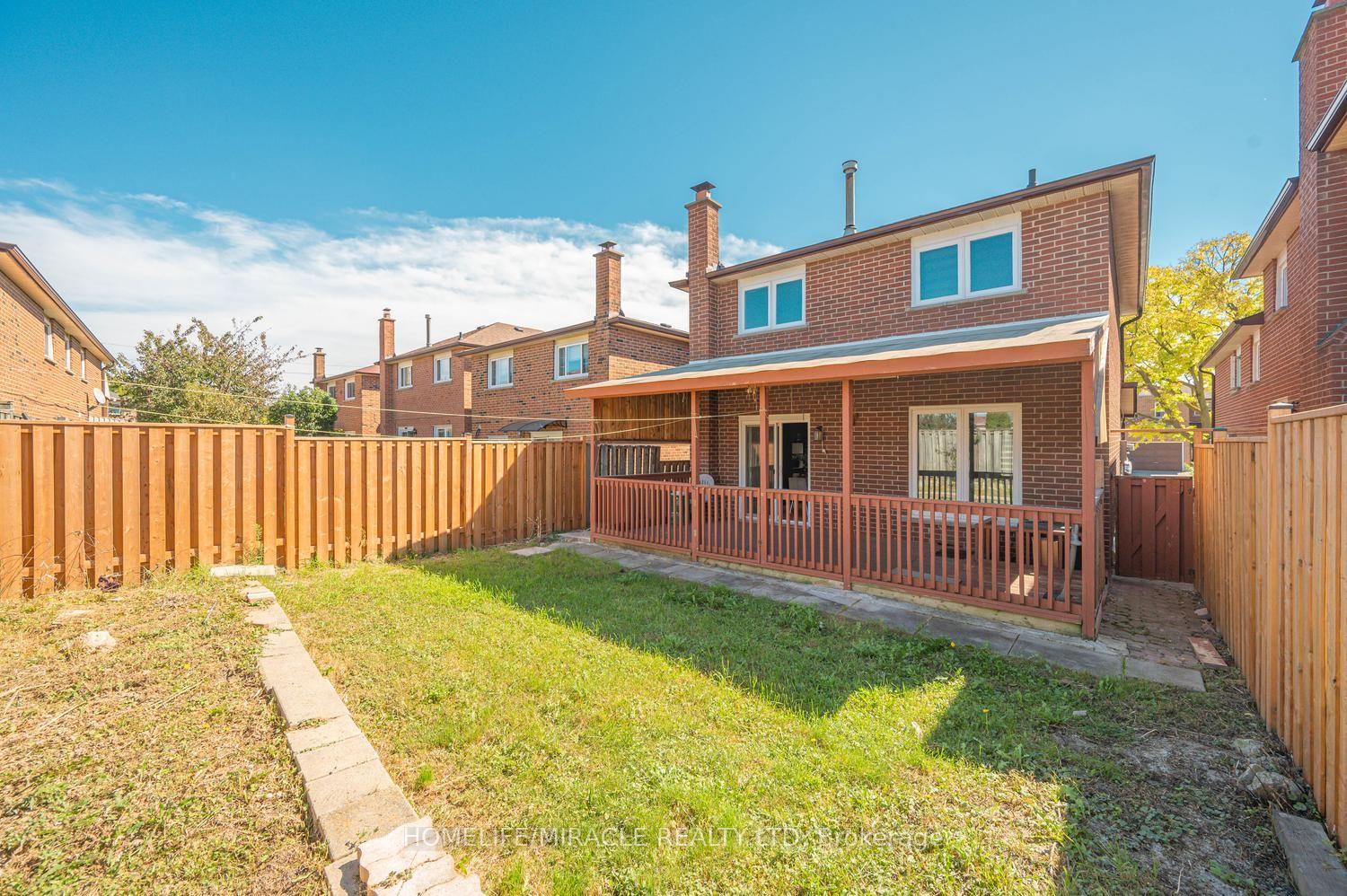 Photo 47 of 8 Loire Court, Etobicoke, West Humber-Clairville — HOMEH