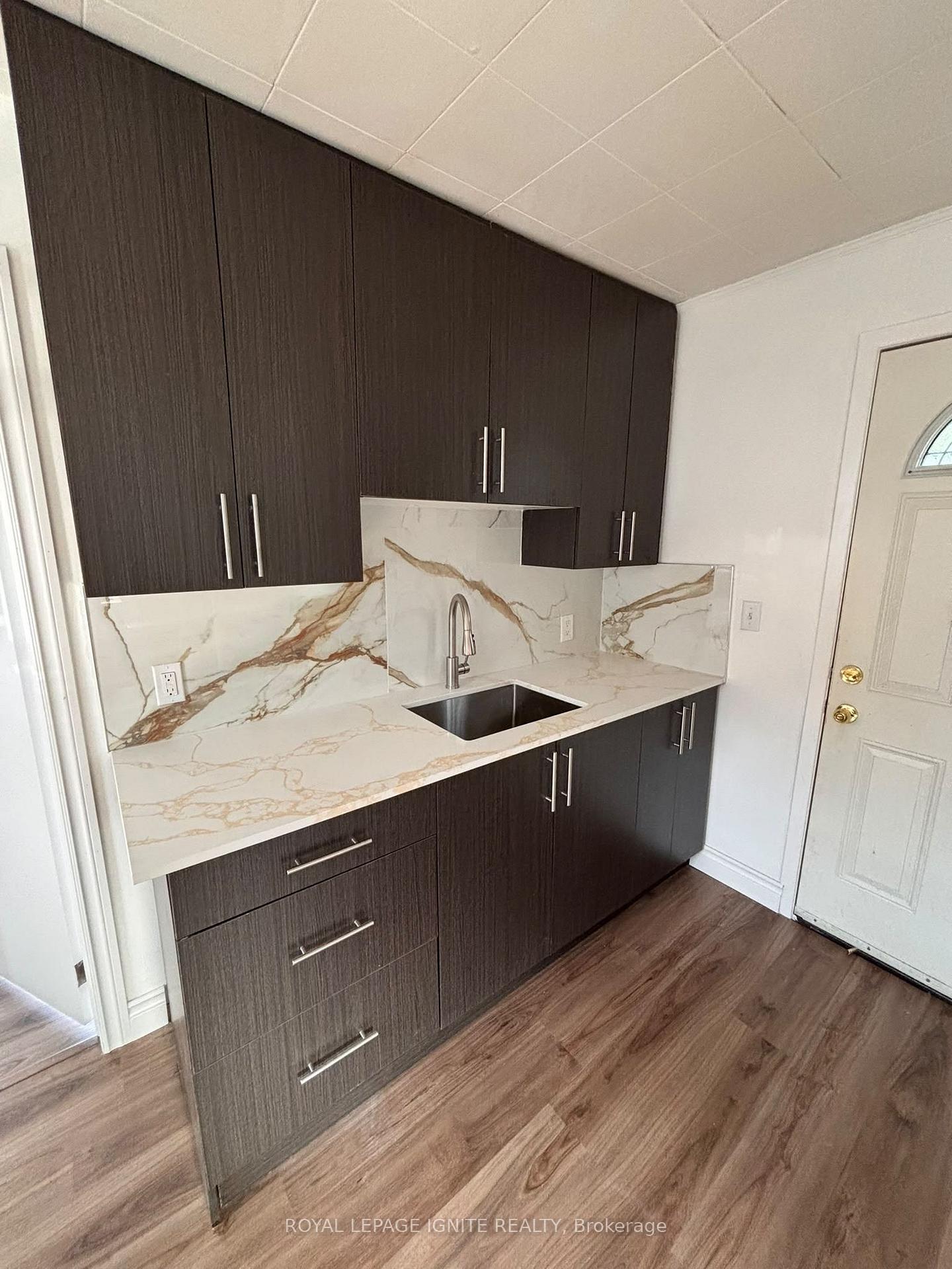 Photo 5 of Unit 3, 178 Park Road N, Oshawa, McLaughlin — HOMEH
