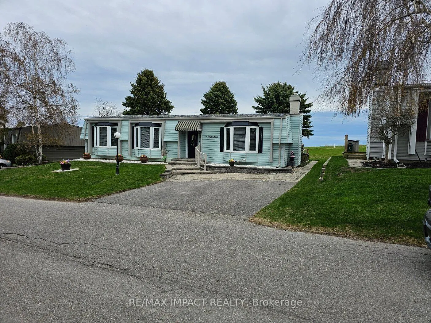 Photo 2 of 19 Bluffs Road, Clarington, Newcastle — HOMEH