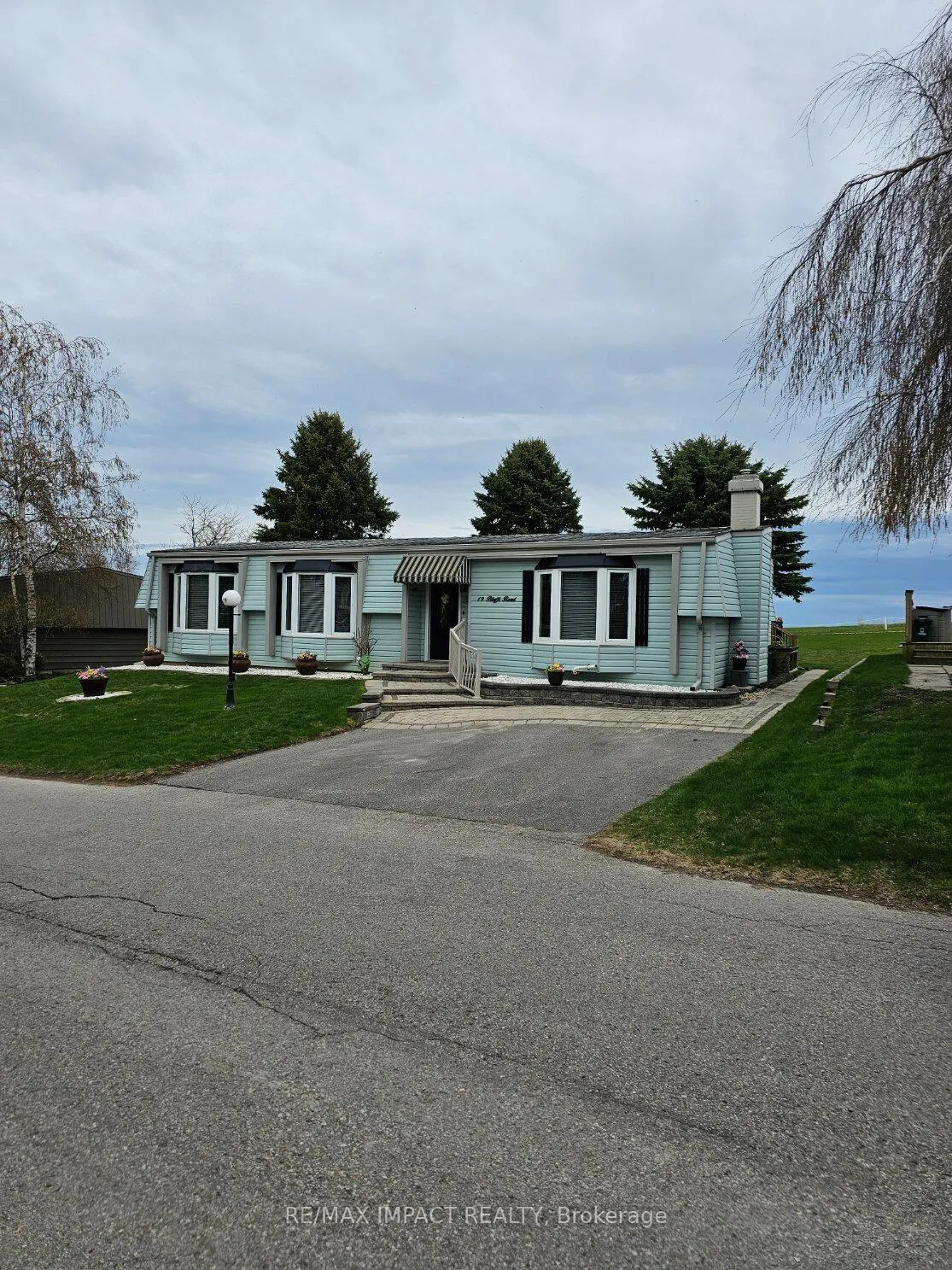 Photo 3 of 19 Bluffs Road, Clarington, Newcastle — HOMEH