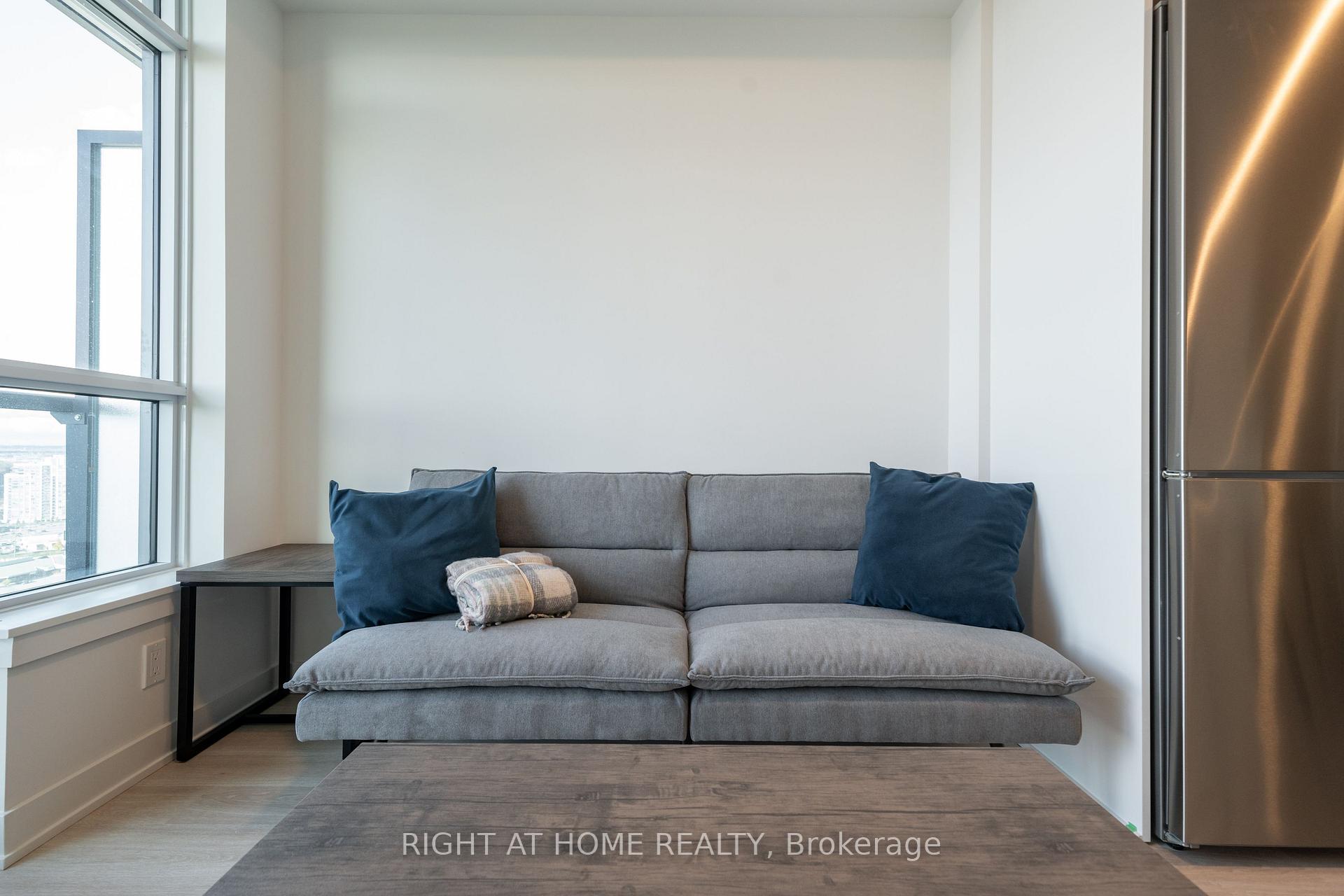 Photo 2 of Unit 2406, 50 Upper Mall Way, Vaughan, Brownridge — HOMEH
