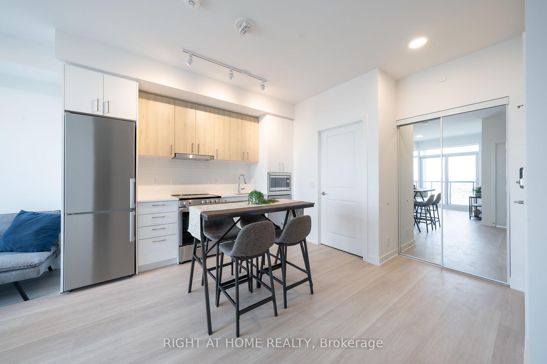 Photo 6 of Unit 2406, 50 Upper Mall Way, Vaughan, Brownridge — HOMEH