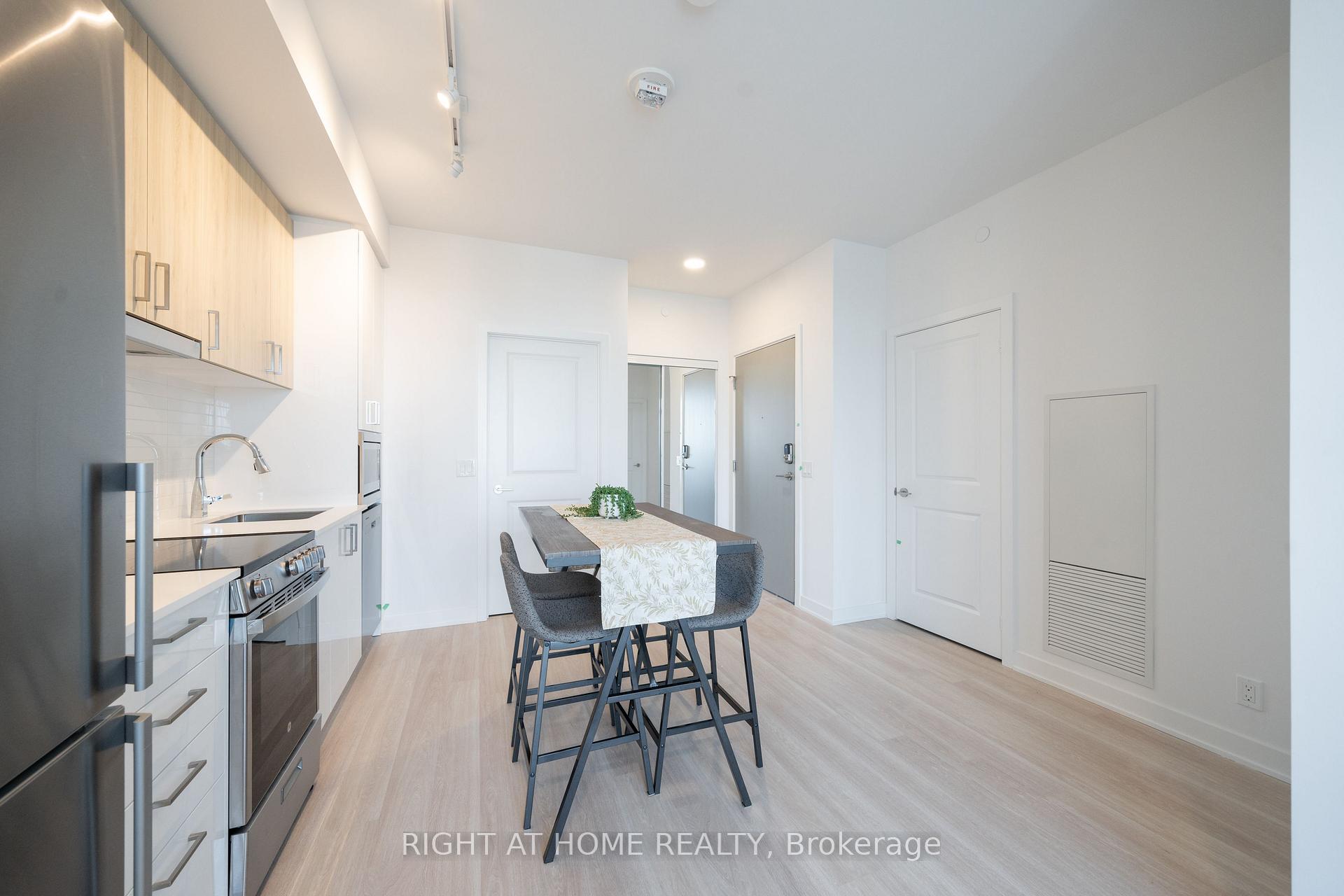 Photo 7 of Unit 2406, 50 Upper Mall Way, Vaughan, Brownridge — HOMEH