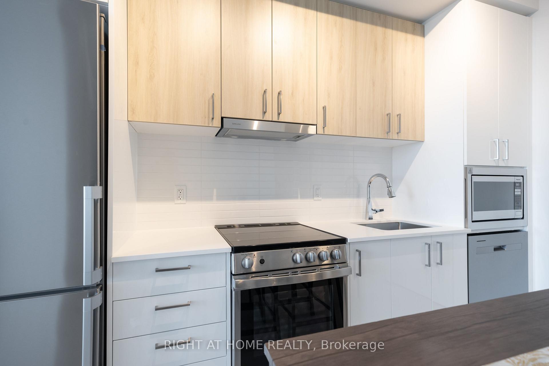Photo 12 of Unit 2406, 50 Upper Mall Way, Vaughan, Brownridge — HOMEH