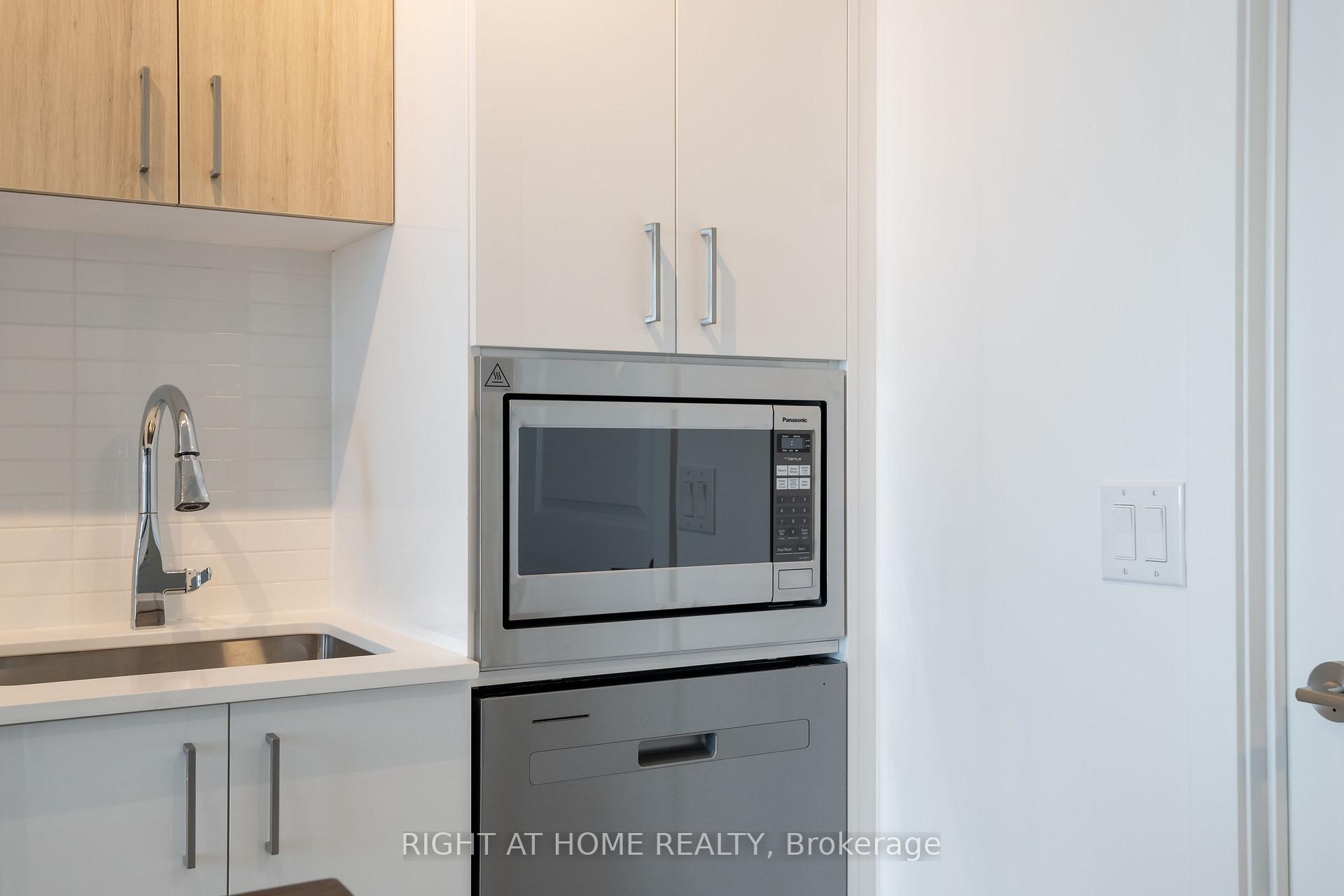 Photo 14 of Unit 2406, 50 Upper Mall Way, Vaughan, Brownridge — HOMEH