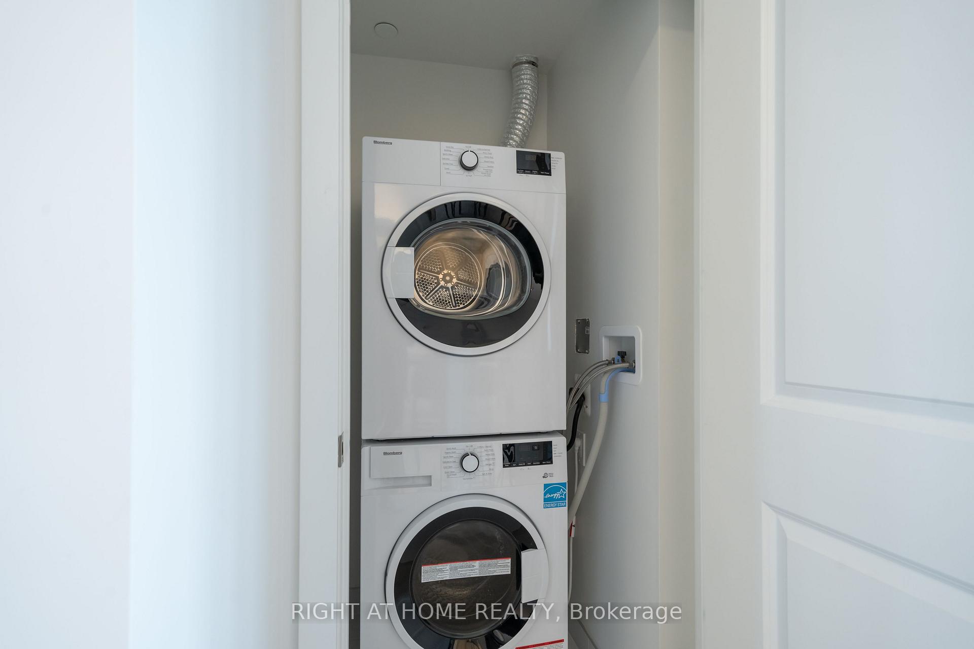 Photo 19 of Unit 2406, 50 Upper Mall Way, Vaughan, Brownridge — HOMEH