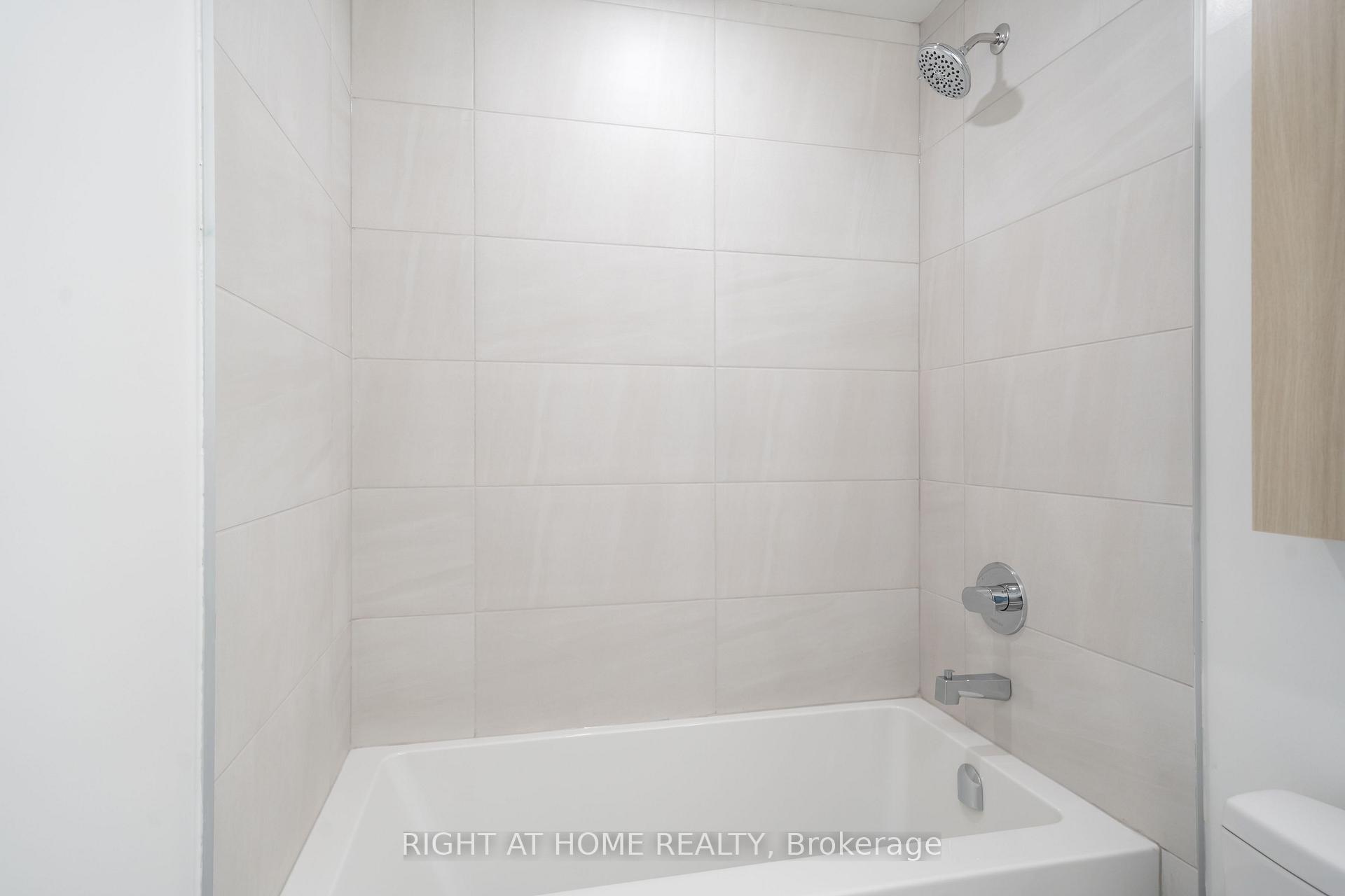 Photo 22 of Unit 2406, 50 Upper Mall Way, Vaughan, Brownridge — HOMEH