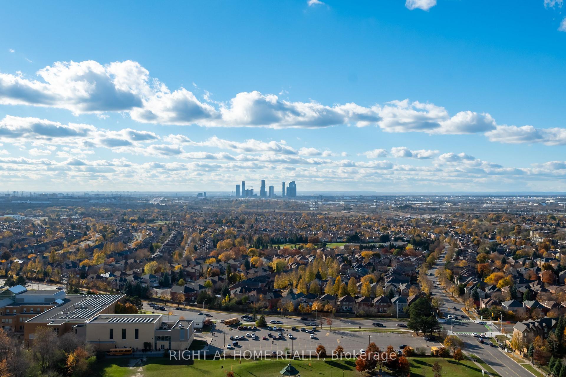 Photo 29 of Unit 2406, 50 Upper Mall Way, Vaughan, Brownridge — HOMEH