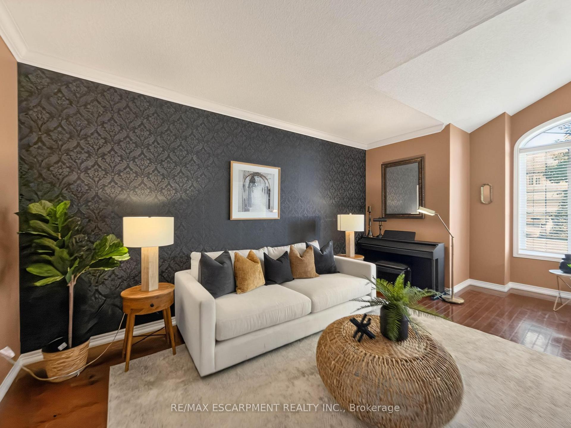 Photo 6 of 74 Davidson Boulevard, Hamilton, Dundas — HOMEH