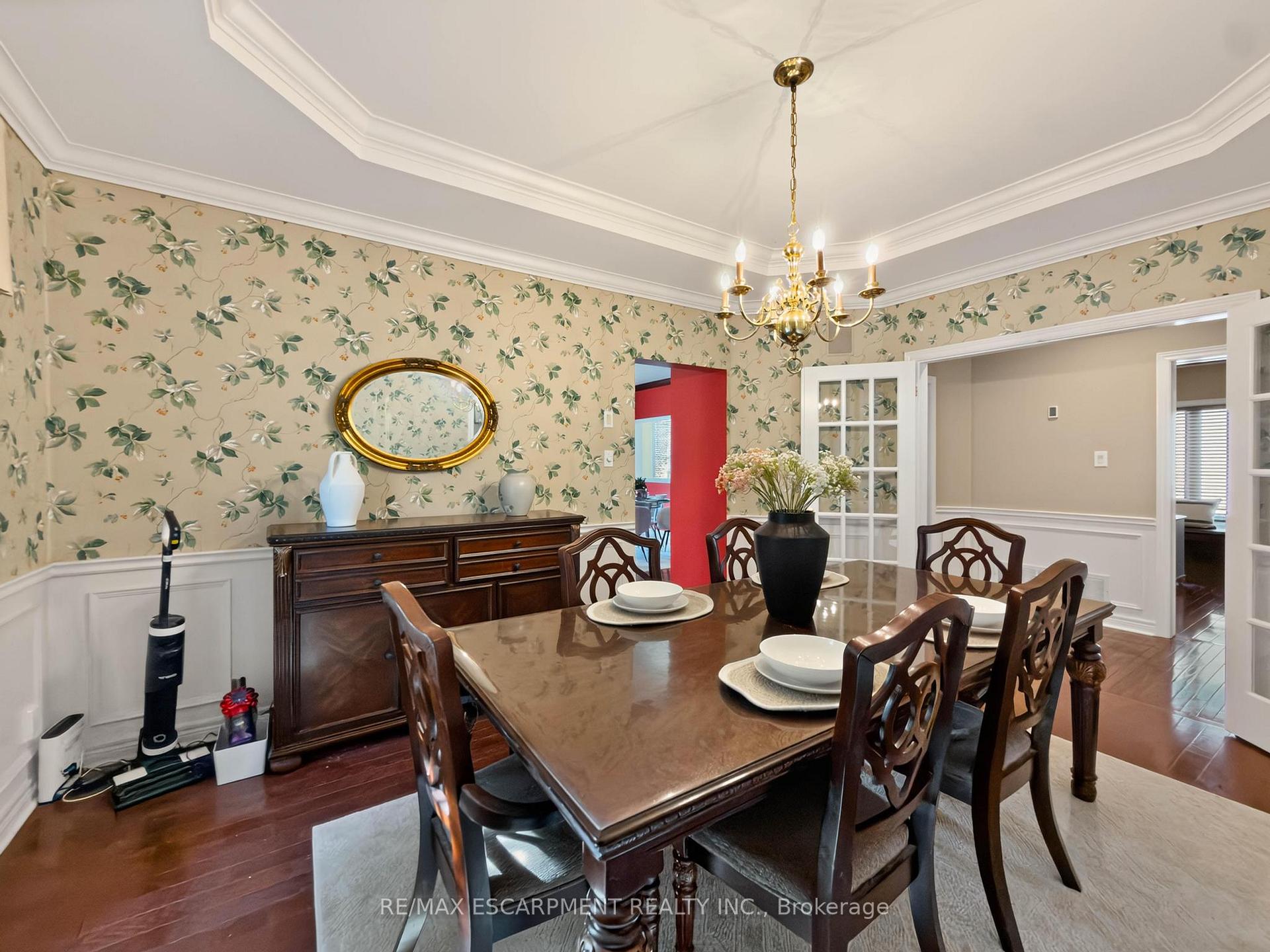 Photo 11 of 74 Davidson Boulevard, Hamilton, Dundas — HOMEH