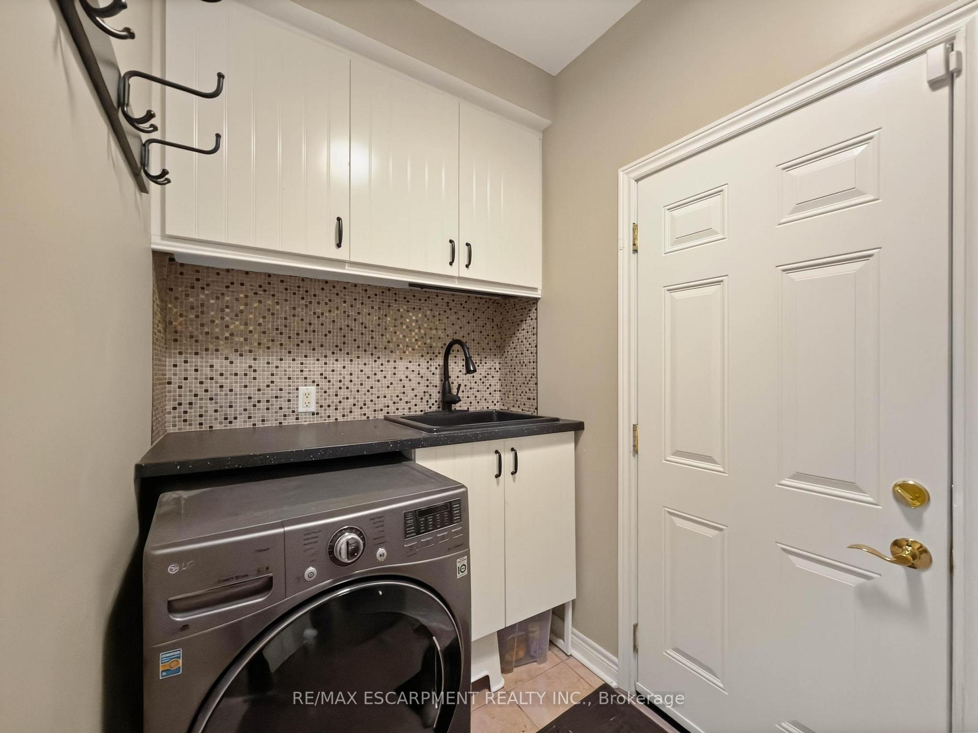 Photo 22 of 74 Davidson Boulevard, Hamilton, Dundas — HOMEH