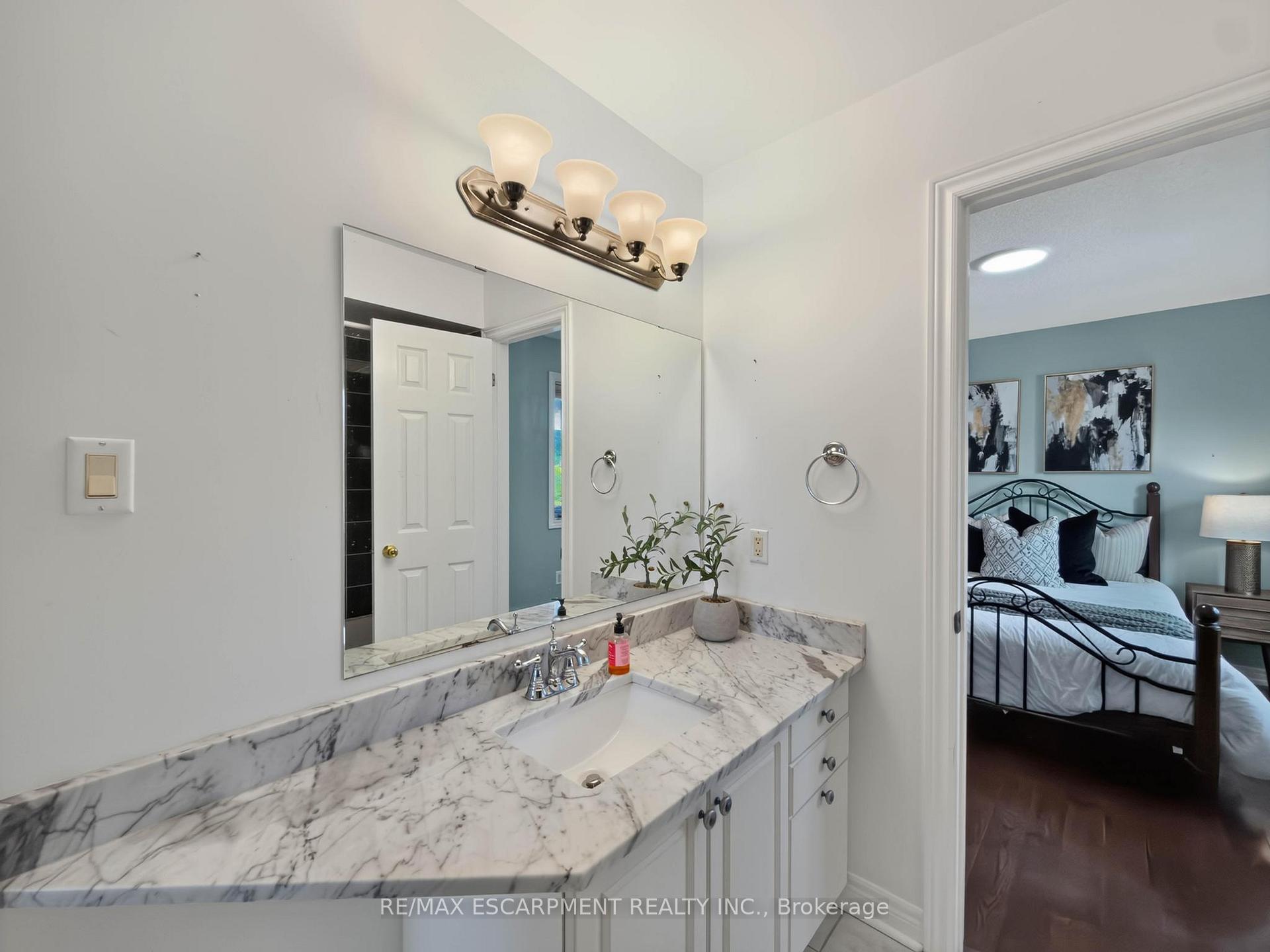 Photo 29 of 74 Davidson Boulevard, Hamilton, Dundas — HOMEH
