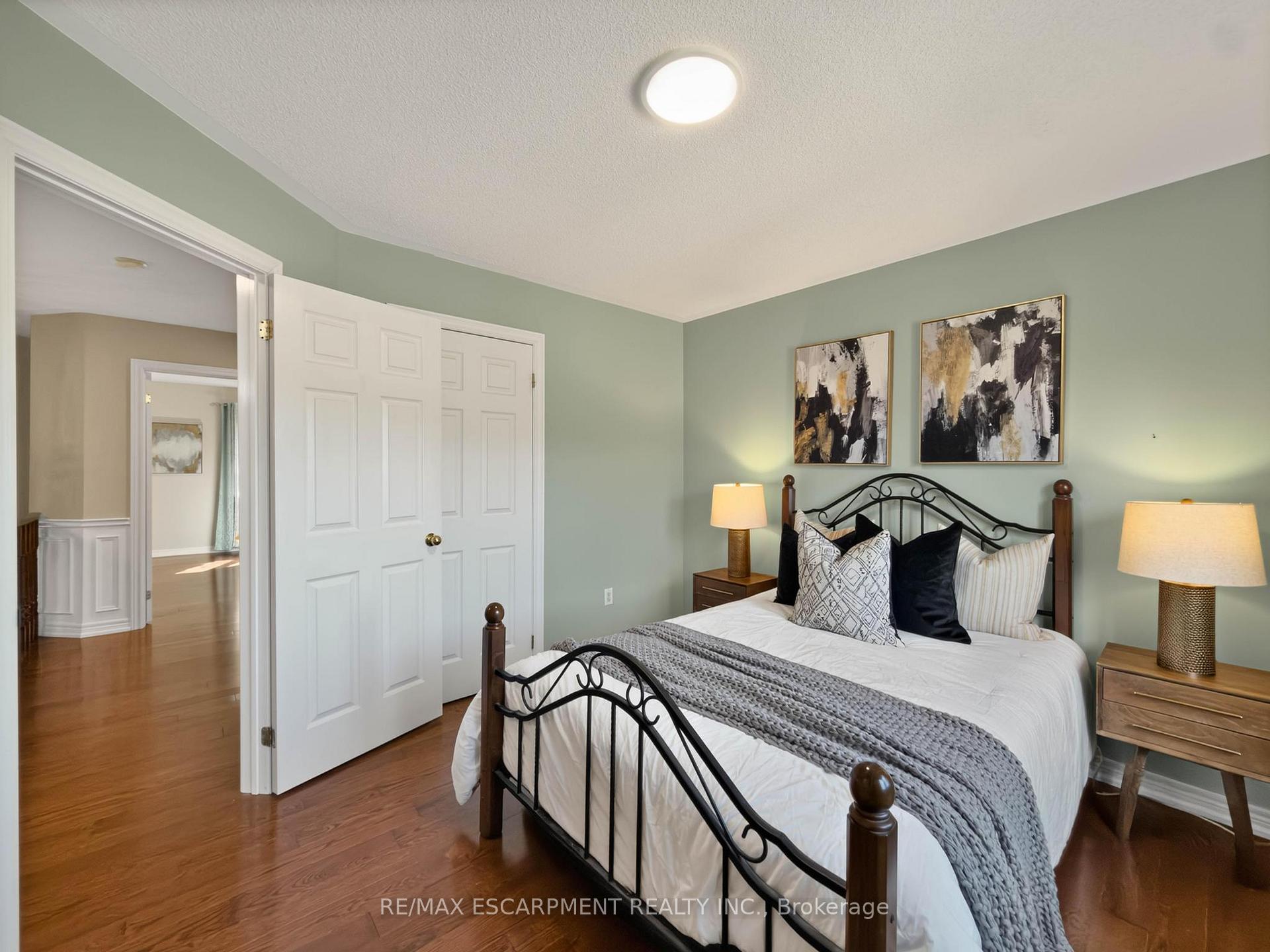 Photo 30 of 74 Davidson Boulevard, Hamilton, Dundas — HOMEH