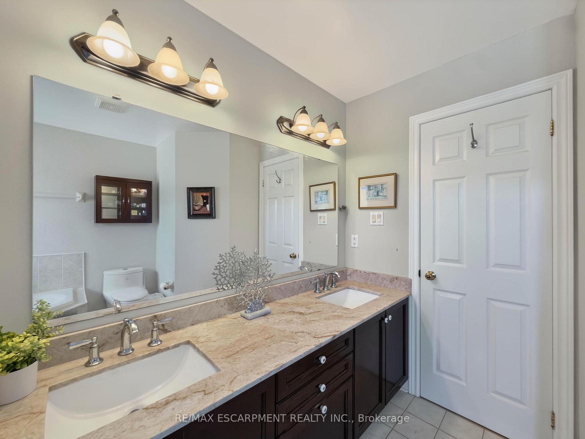 Photo 33 of 74 Davidson Boulevard, Hamilton, Dundas — HOMEH