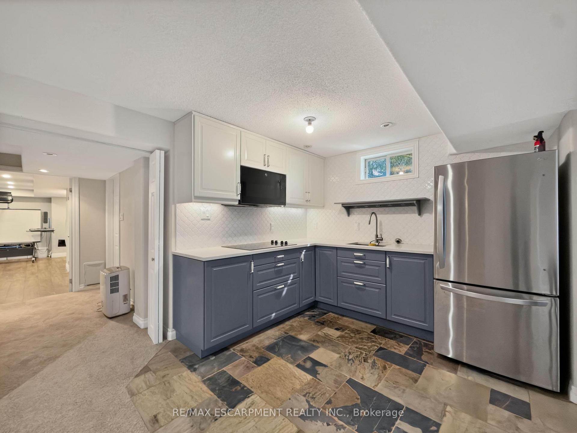 Photo 38 of 74 Davidson Boulevard, Hamilton, Dundas — HOMEH