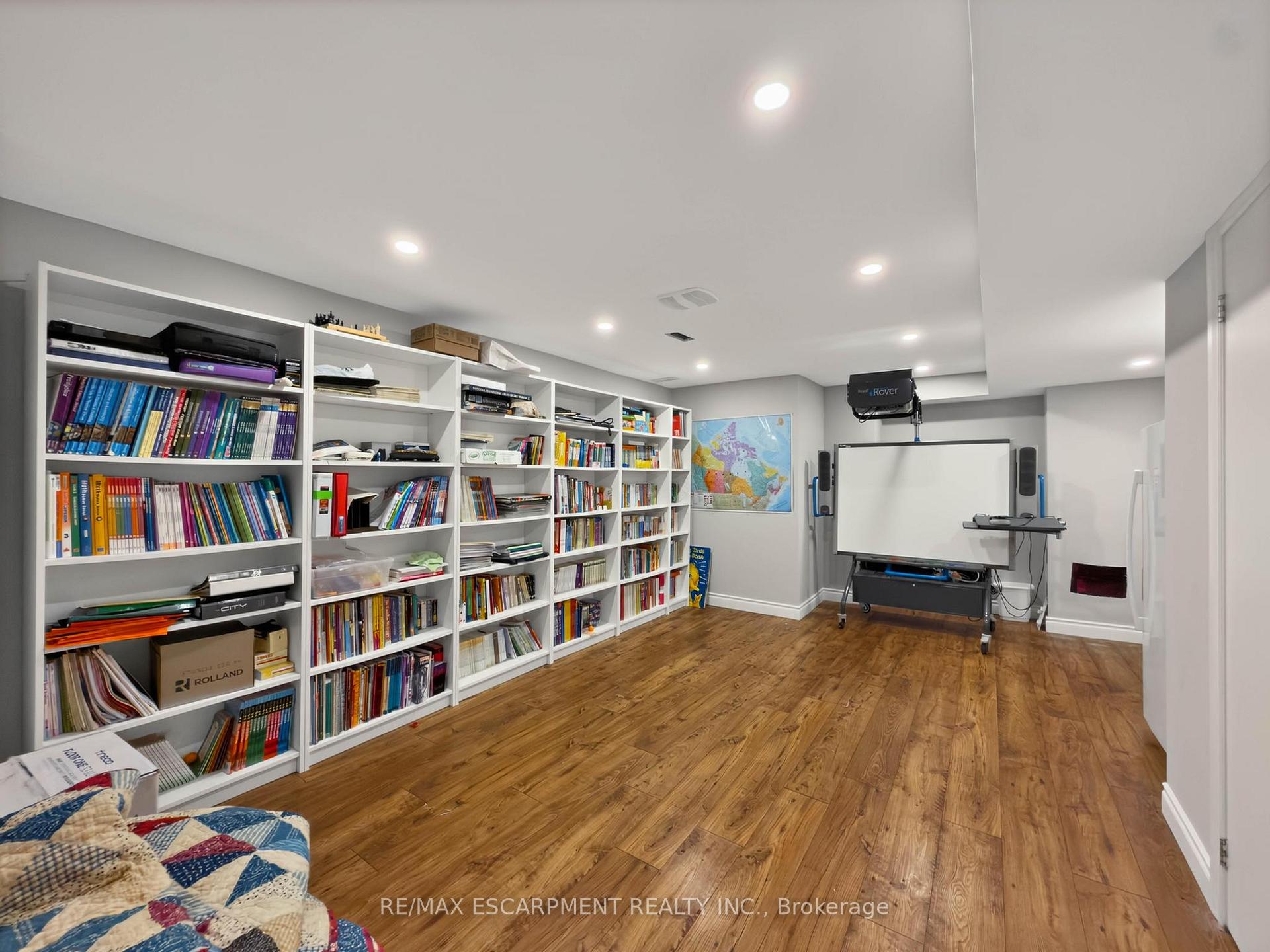 Photo 41 of 74 Davidson Boulevard, Hamilton, Dundas — HOMEH