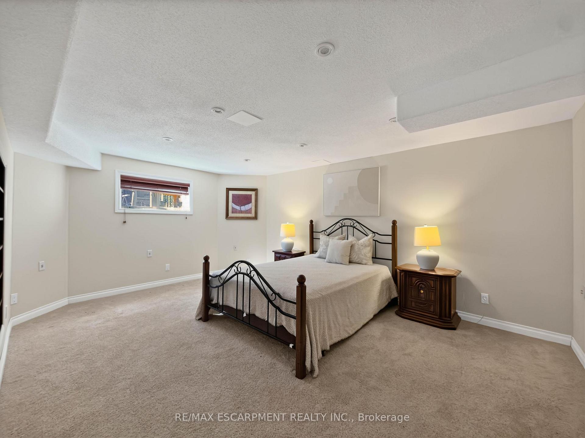 Photo 40 of 74 Davidson Boulevard, Hamilton, Dundas — HOMEH