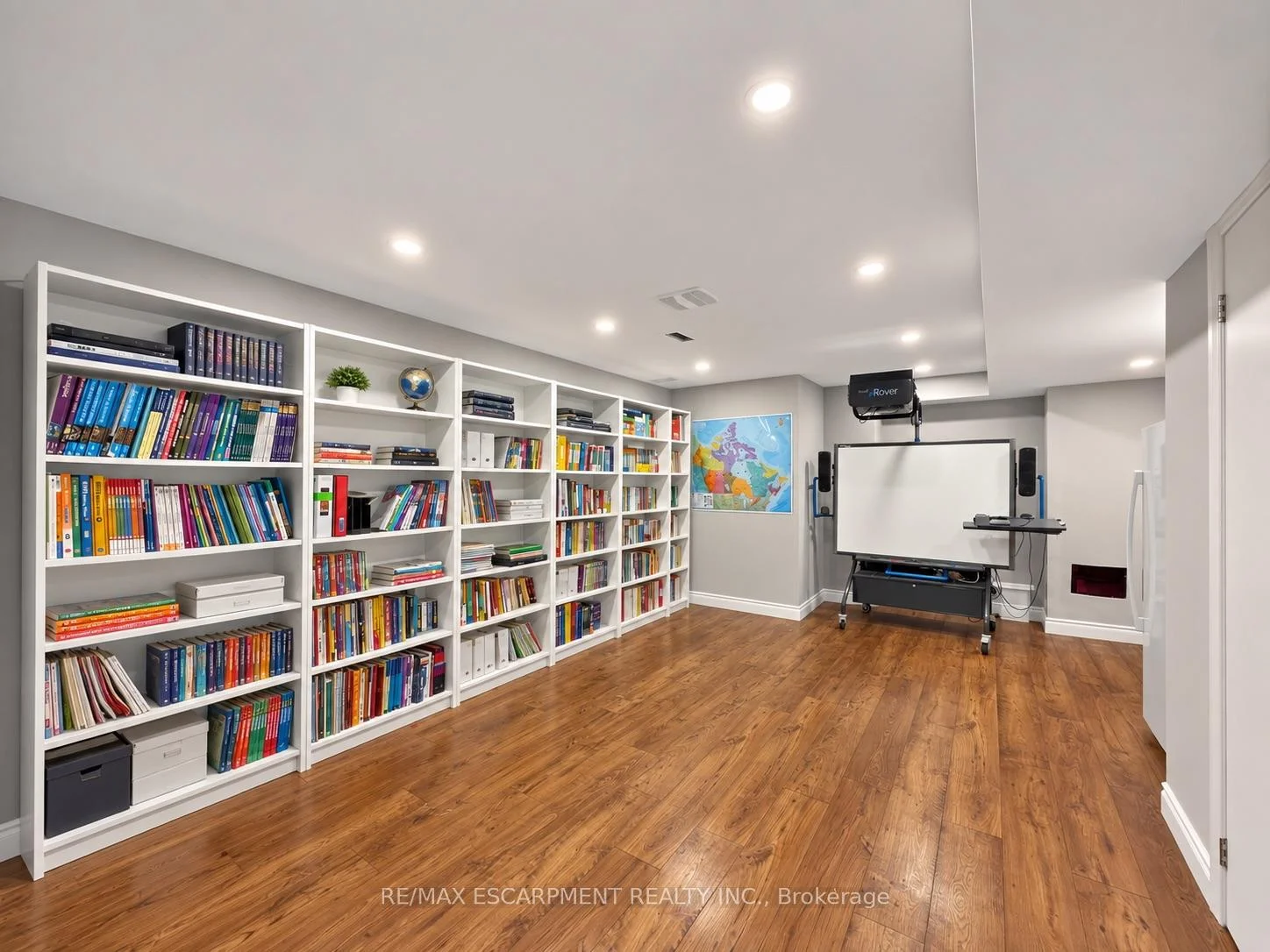 Photo 42 of 74 Davidson Boulevard, Hamilton, Dundas — HOMEH