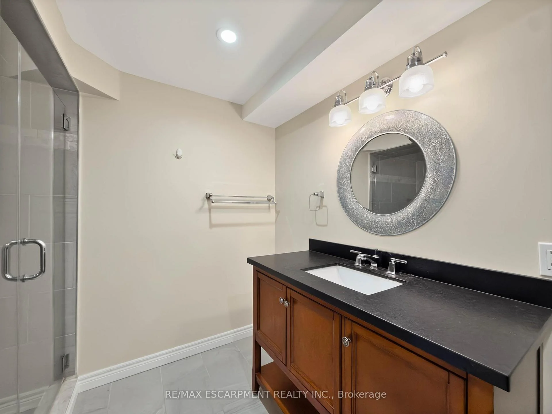 Photo 47 of 74 Davidson Boulevard, Hamilton, Dundas — HOMEH