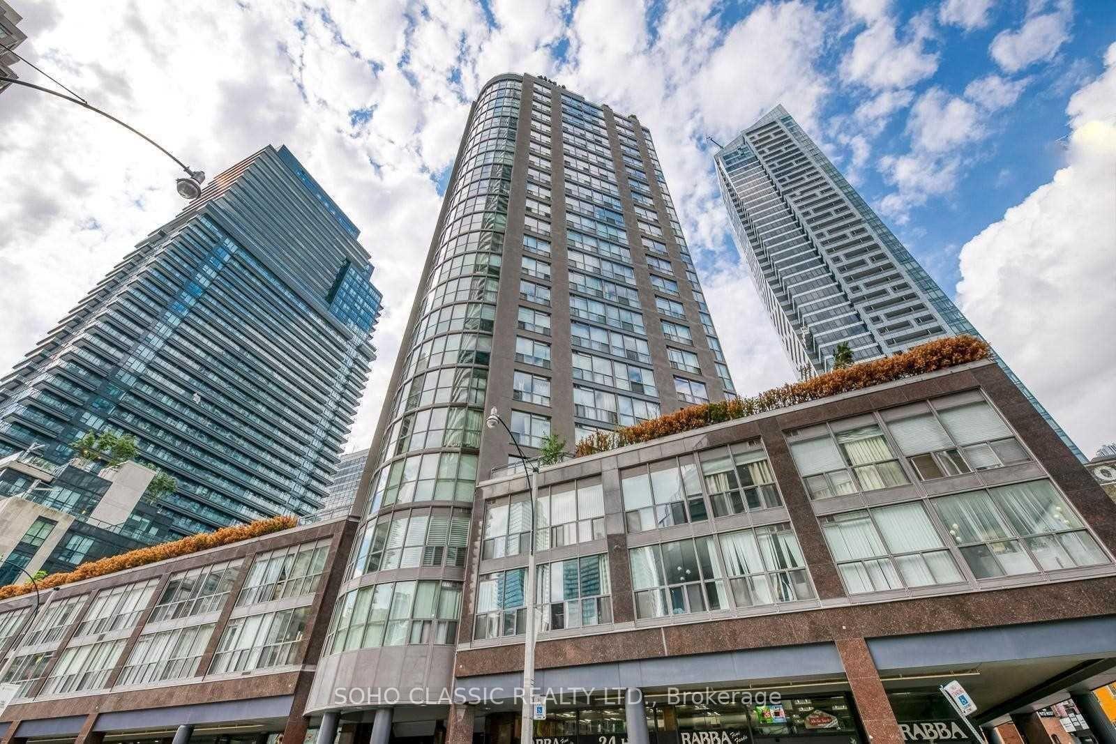 Front of Unit 1811, 24 Wellesley Street W