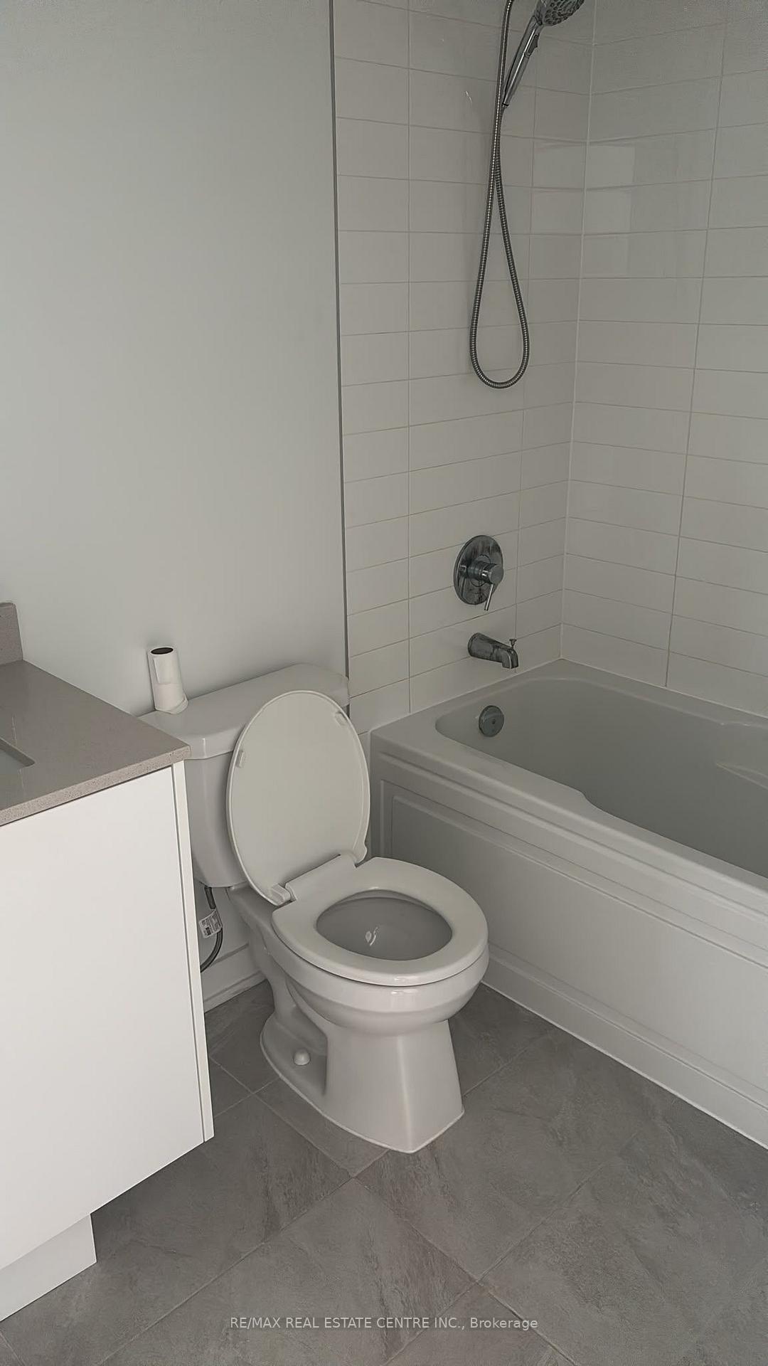 Photo 5 of Unit B702, 3200 Dakota Common, Burlington, Alton — HOMEH