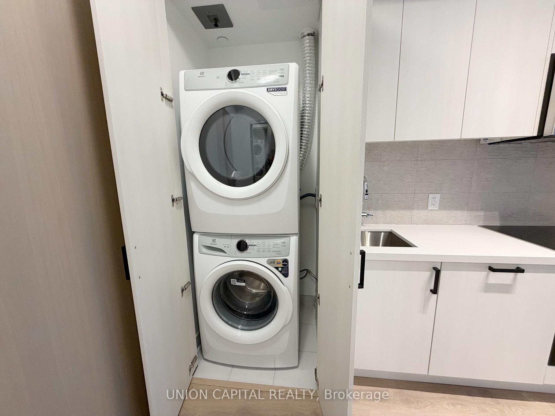 Photo 10 of Unit 305, 2450 Bloor Street, Toronto, Lambton Baby Point — HOMEH