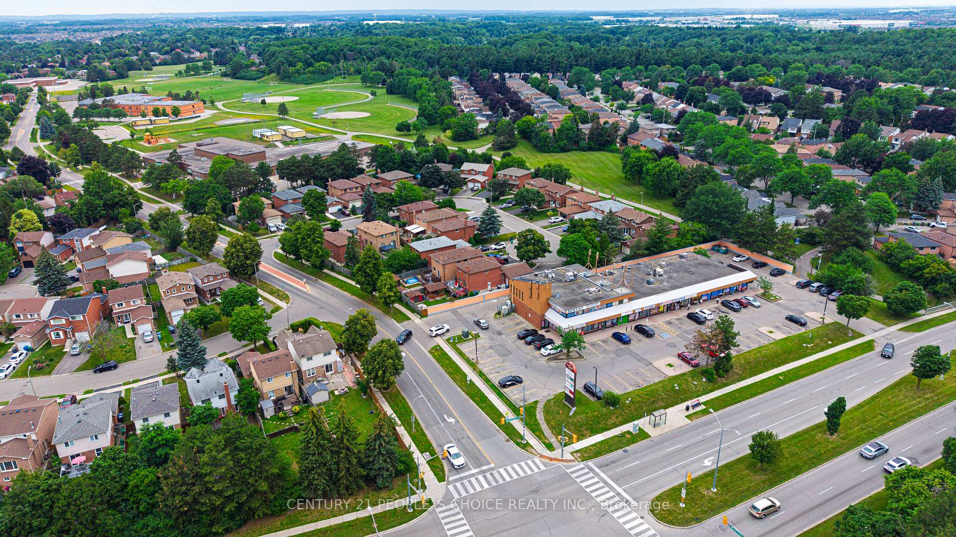 Photo 6 of 27 Reynier Drive, Brampton, Heart Lake East — HOMEH