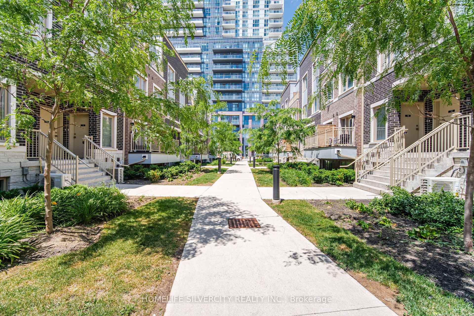 Photo 3 of Unit 13, 11 Honeycrisp Crescent, Vaughan, Vaughan Corporate Centre — HOMEH