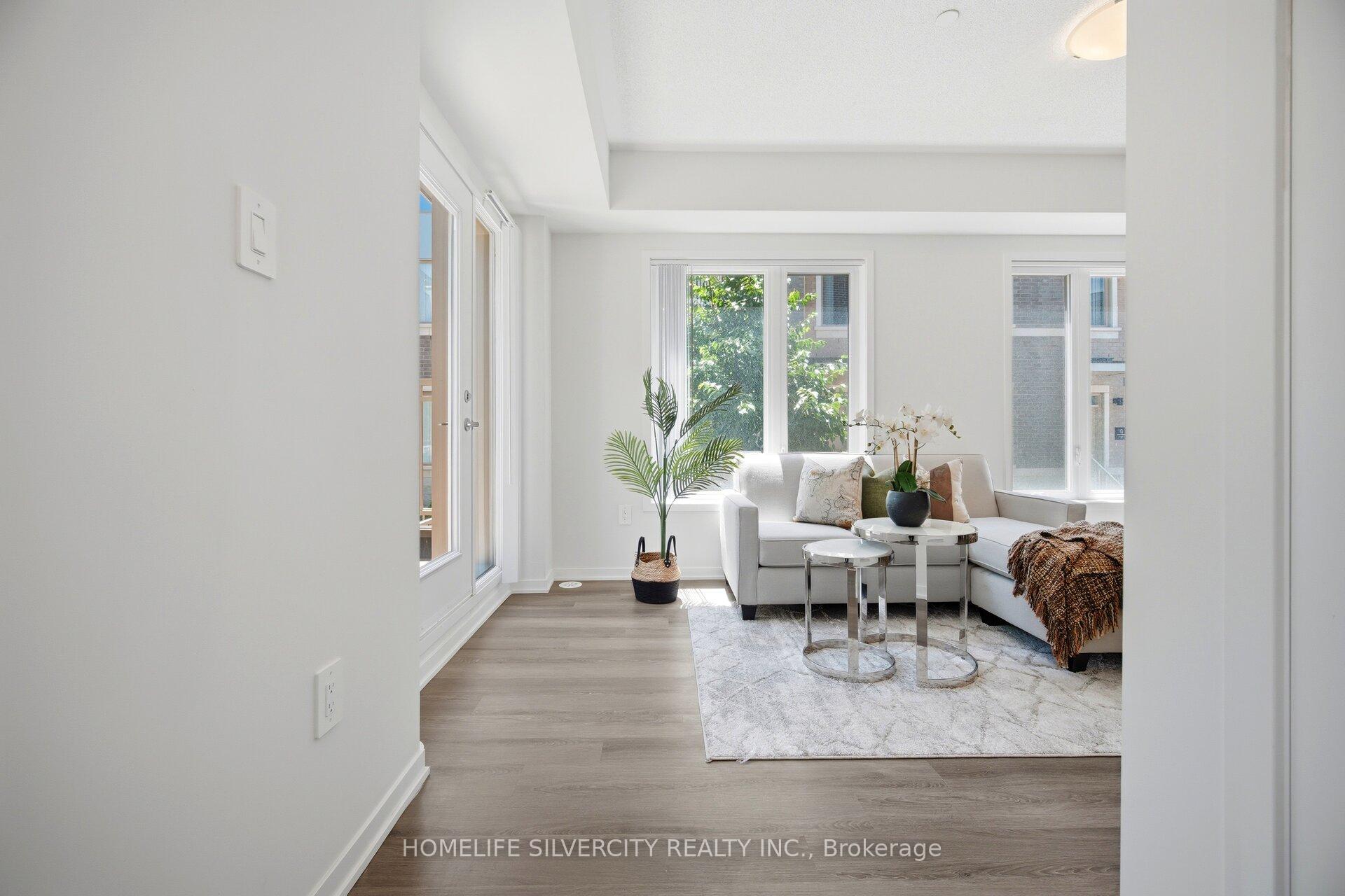 Photo 4 of Unit 13, 11 Honeycrisp Crescent, Vaughan, Vaughan Corporate Centre — HOMEH