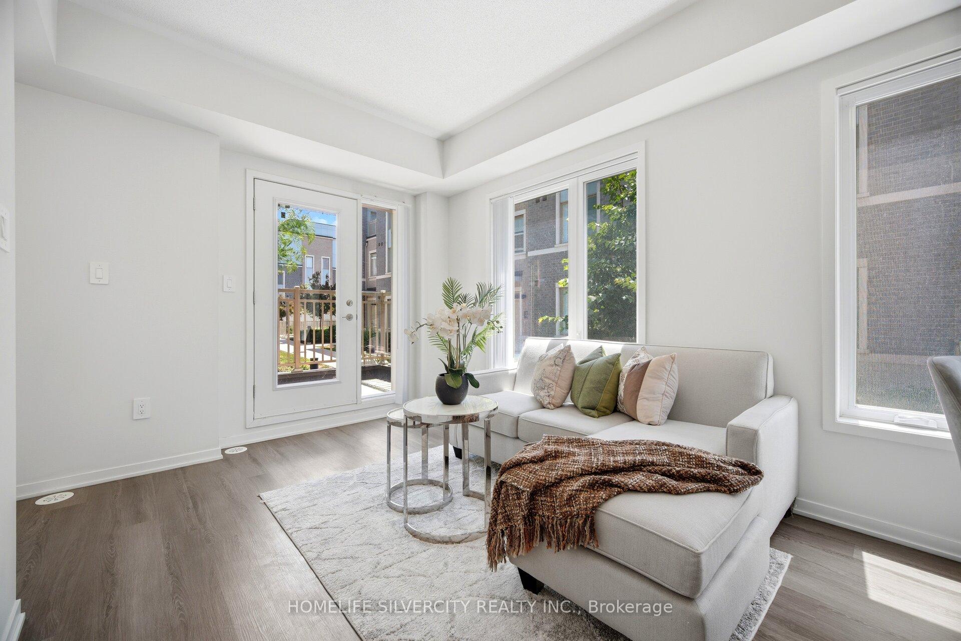 Photo 5 of Unit 13, 11 Honeycrisp Crescent, Vaughan, Vaughan Corporate Centre — HOMEH