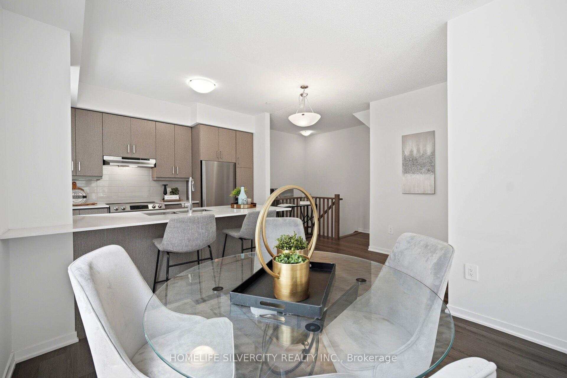 Photo 9 of Unit 13, 11 Honeycrisp Crescent, Vaughan, Vaughan Corporate Centre — HOMEH