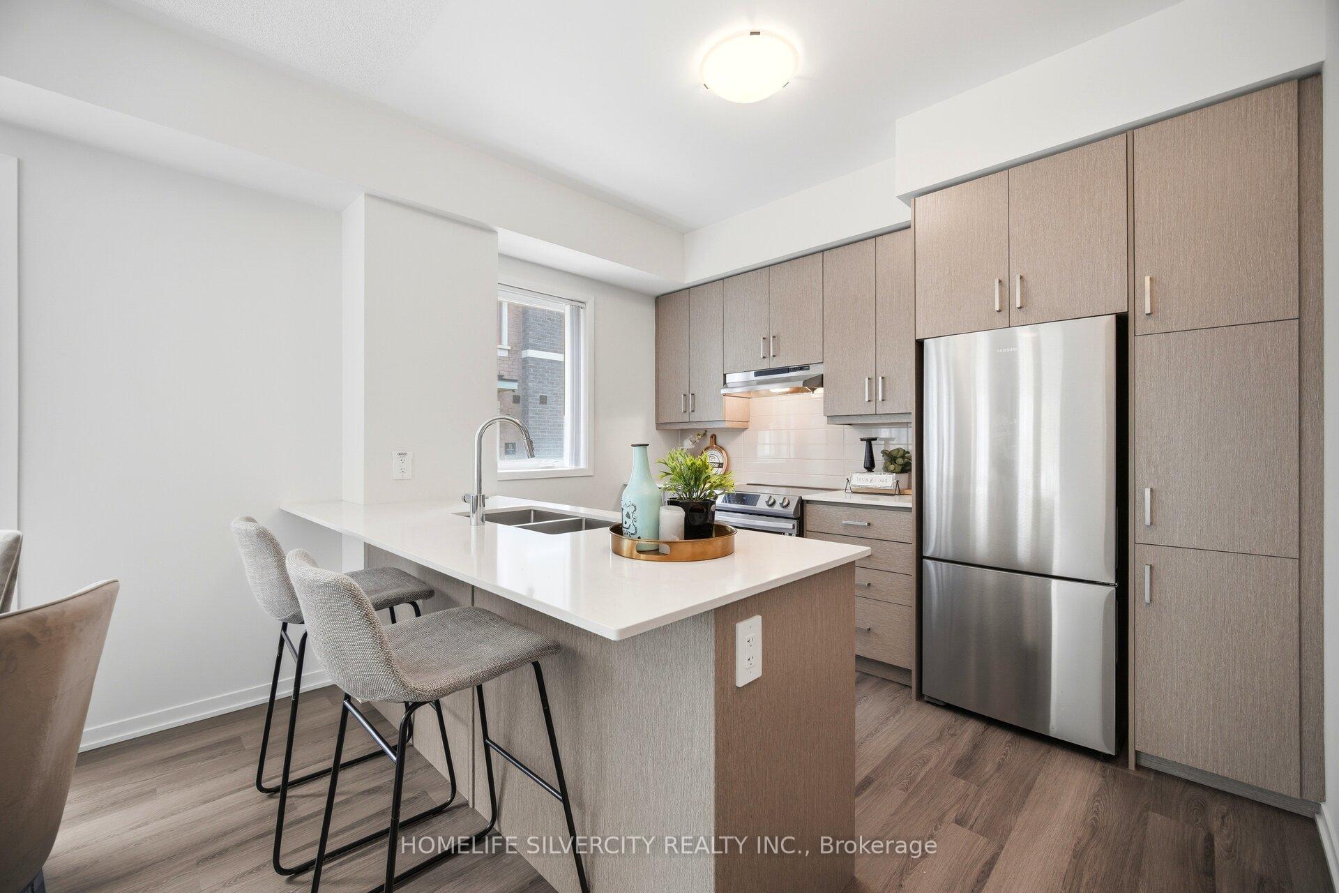 Photo 10 of Unit 13, 11 Honeycrisp Crescent, Vaughan, Vaughan Corporate Centre — HOMEH