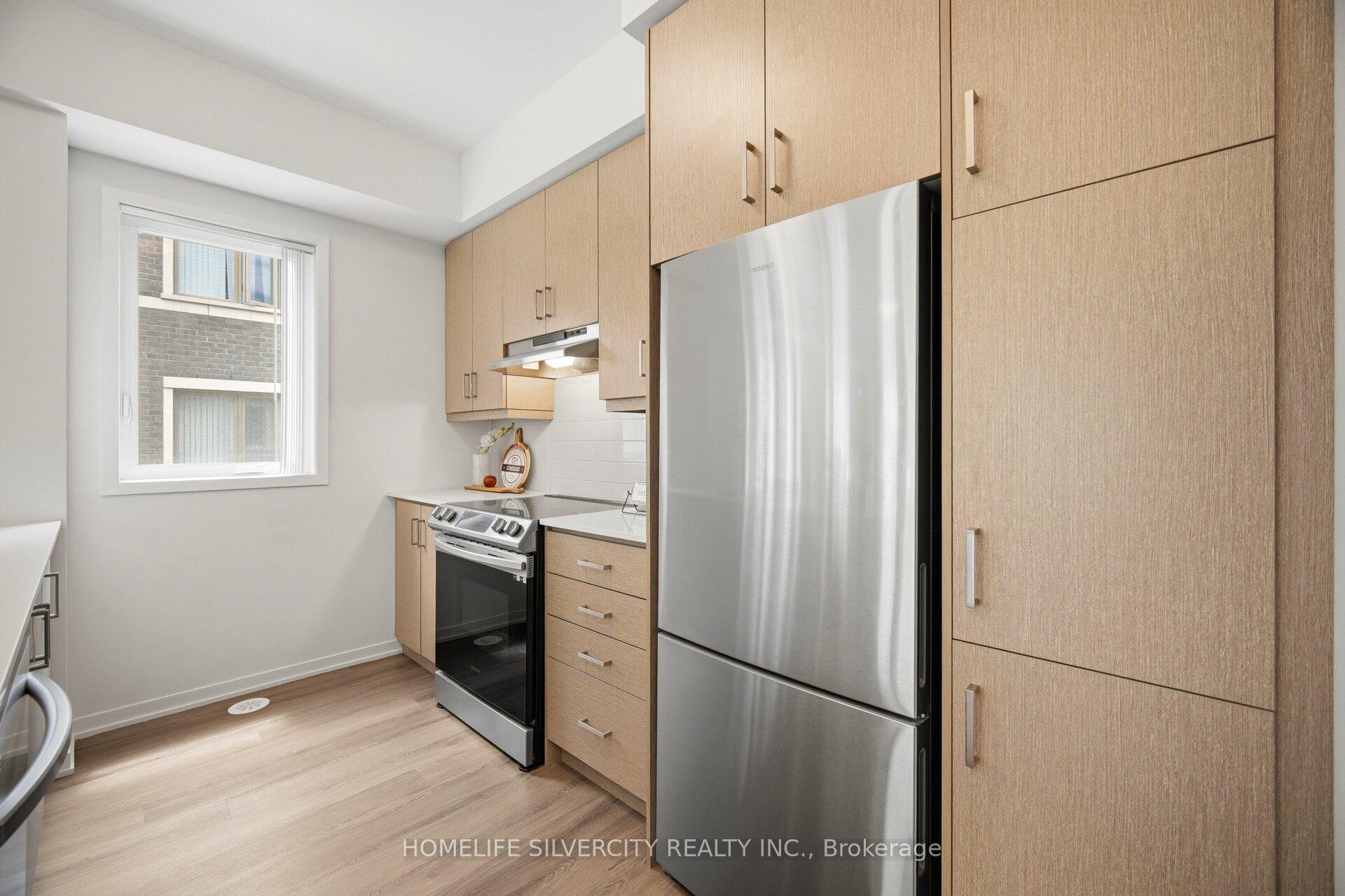Photo 11 of Unit 13, 11 Honeycrisp Crescent, Vaughan, Vaughan Corporate Centre — HOMEH