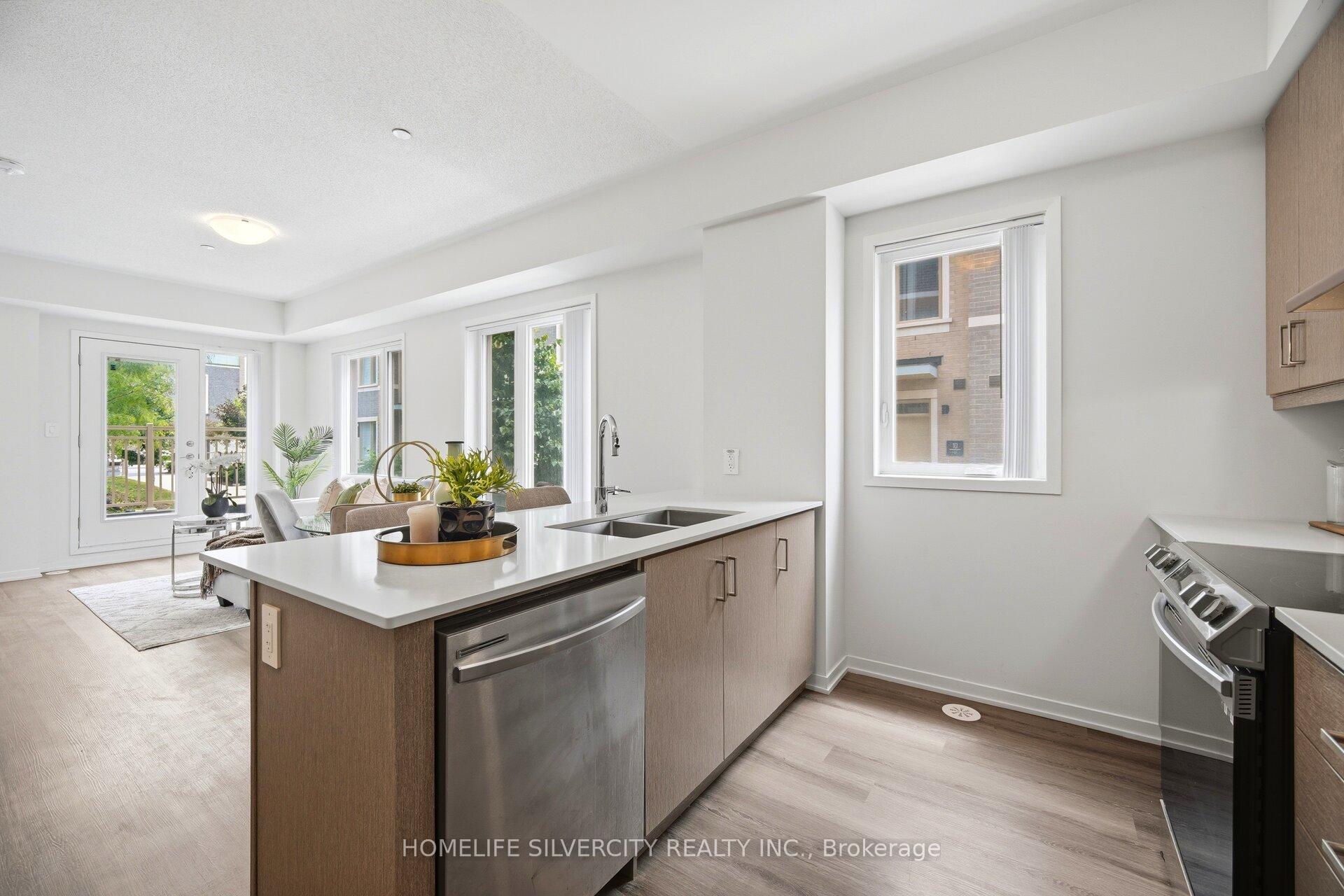 Photo 12 of Unit 13, 11 Honeycrisp Crescent, Vaughan, Vaughan Corporate Centre — HOMEH